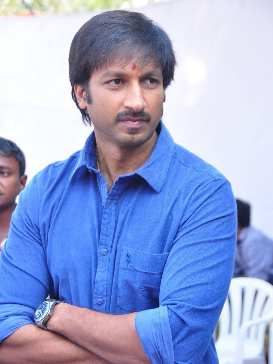 900x1200 Gopichand, Phone