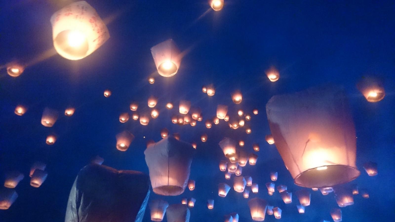 1600x900 Pingxi》Sky Lantern Festival 2018, Desktop