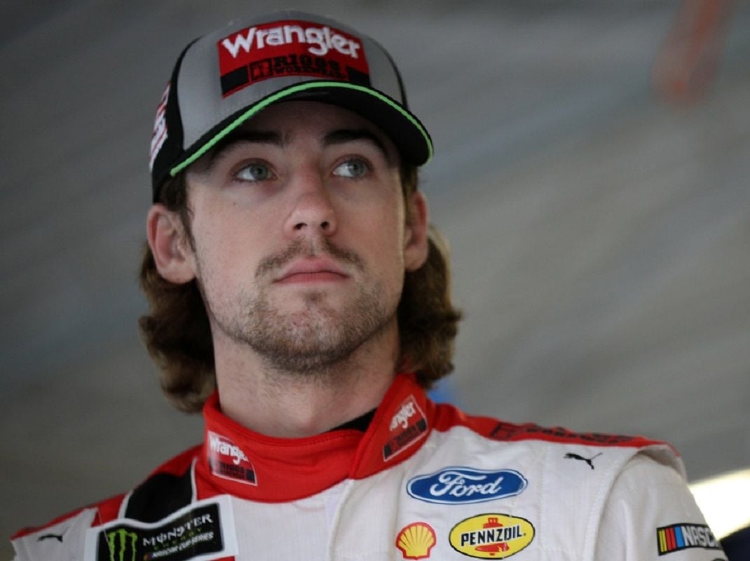 1070x800 Ryan Blaney Tops Opening Kansas Cup Practice, Desktop