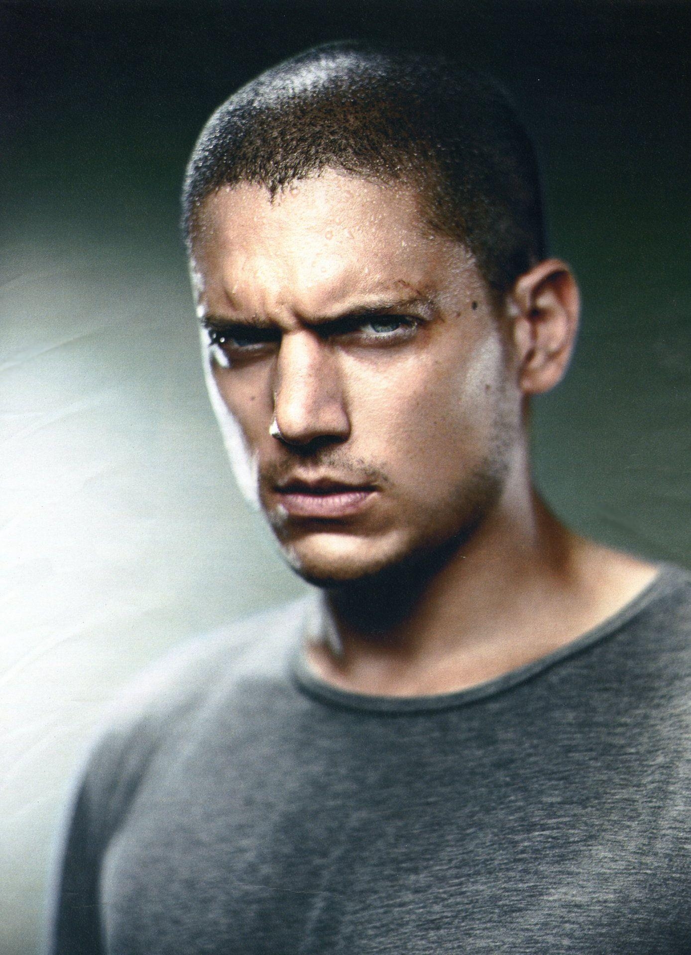 1390x1920 Gallery For > Michael Scofield Wallpaper, Phone