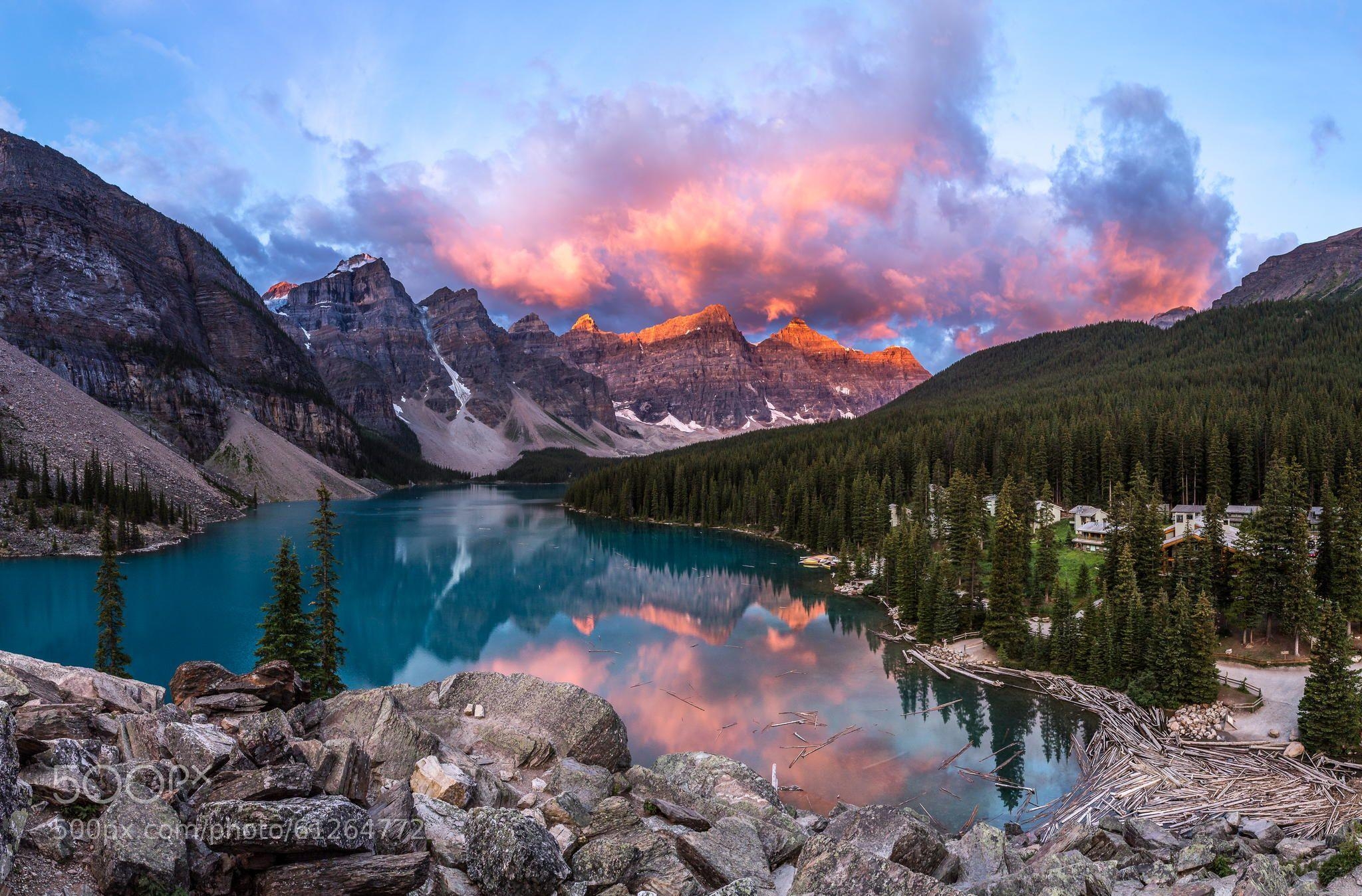 2050x1350 A beautiful morning sunrise in Moraine Lake, Banff National Park, Desktop