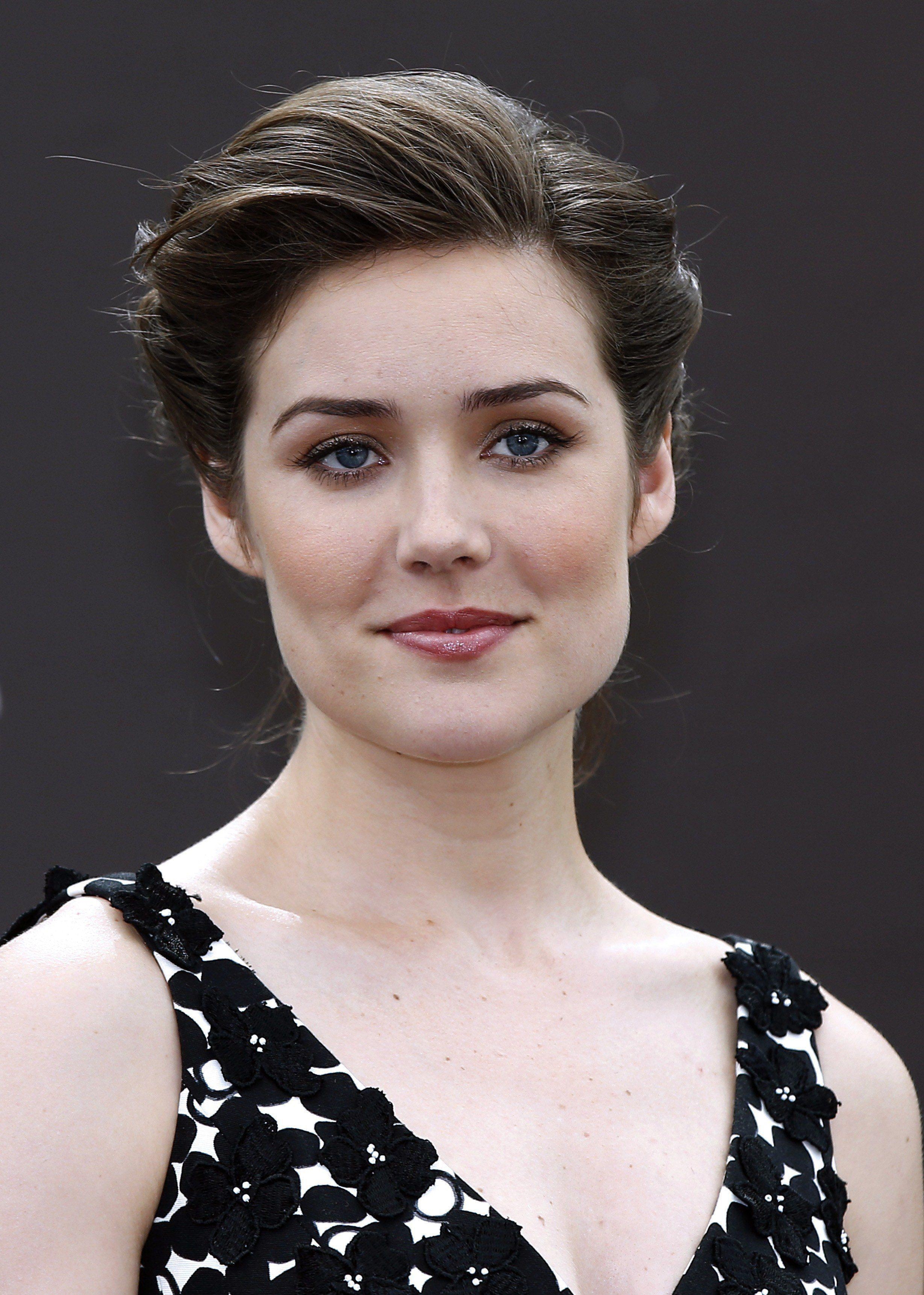 2460x3450 The Blacklist. Megan Boone Files, Phone