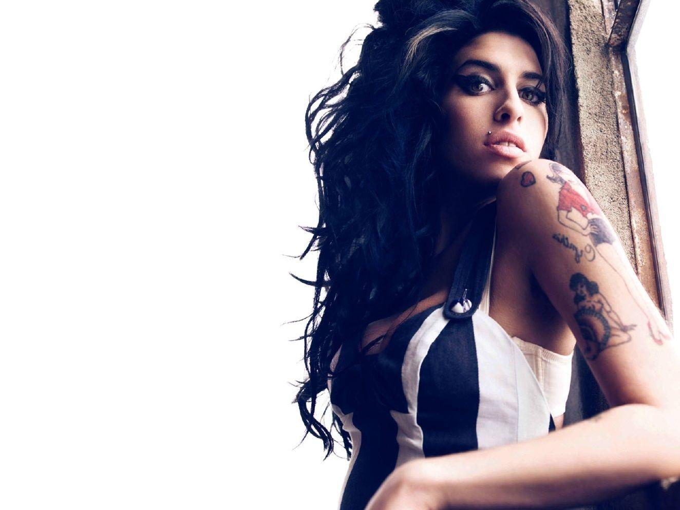 1330x1000 HDWP 43: Amy Winehouse Wallpaper, Amy Winehouse Collection, Desktop