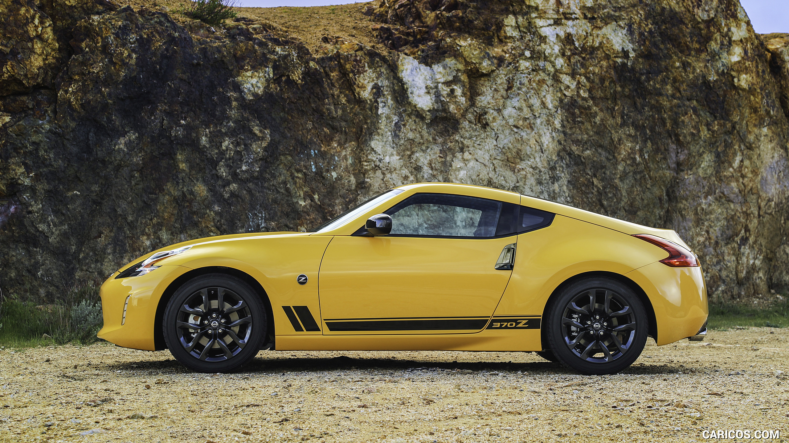 2560x1440 Nissan 370Z Heritage Edition (Color: Chicane Yellow), Desktop