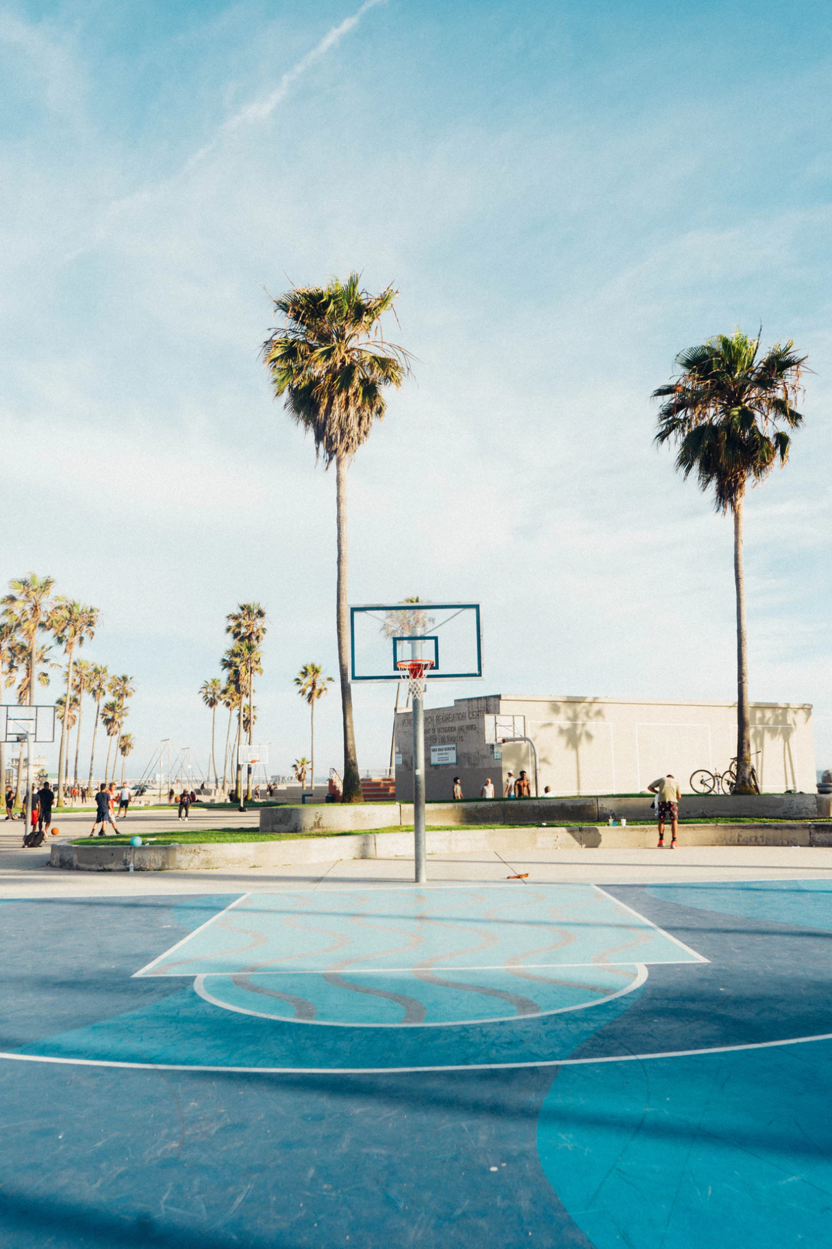 1220x1830 AUTHOR: Martin Péchy CONTACT / # #Freestock #Stock #people #people. Basketball wallpaper, Beach wallpaper, Venice beach, Phone