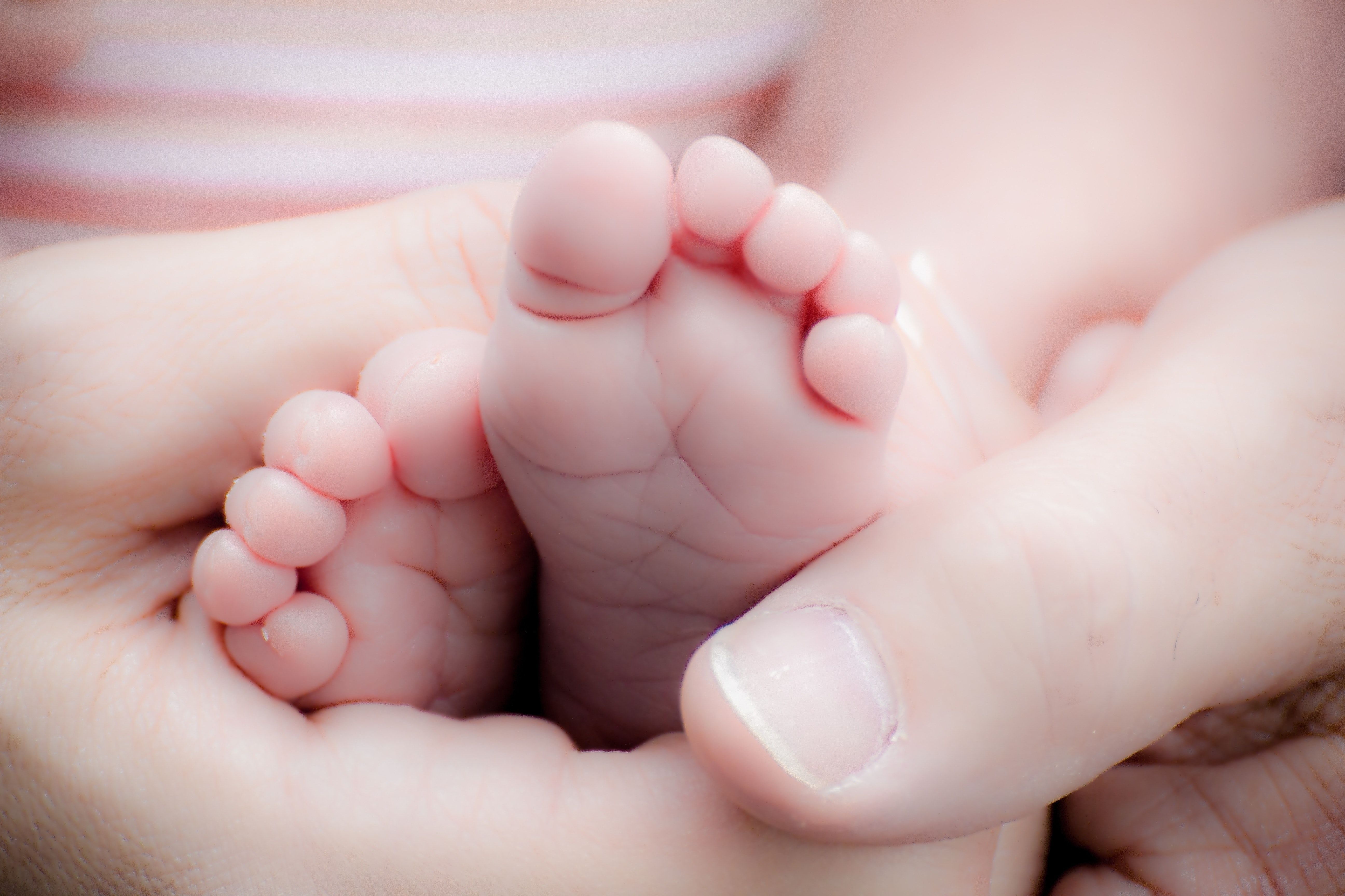 5190x3460 Baby Feet Love Wallpaper, Desktop