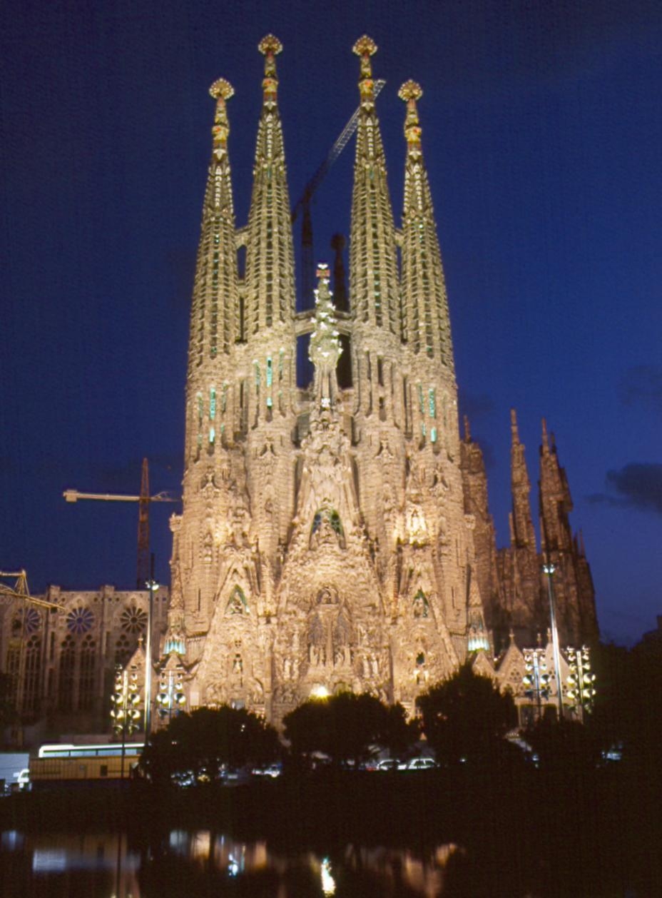 930x1260 English for Urban Planners / The Sagrada Familia, Spain, Phone