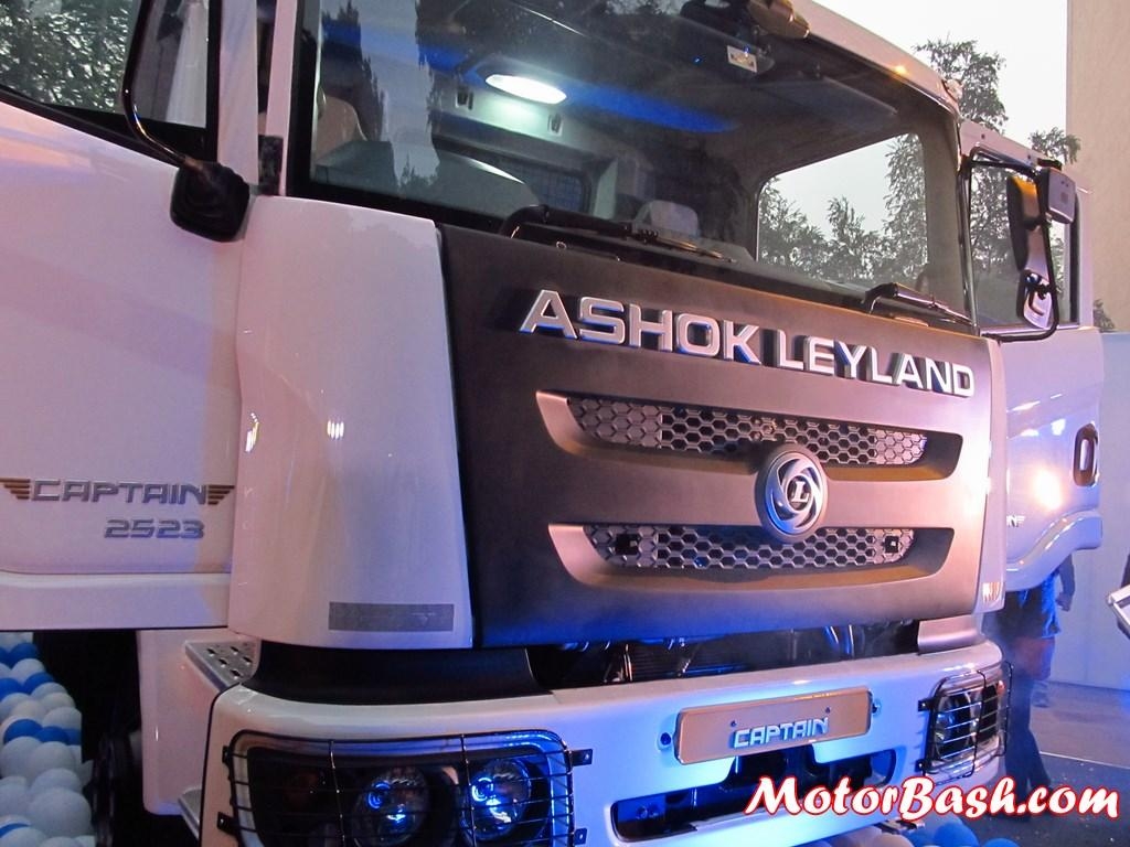 1030x770 MS Dhoni Unveils Ashok Leyland's “CAPTAIN” Truck Series, Desktop