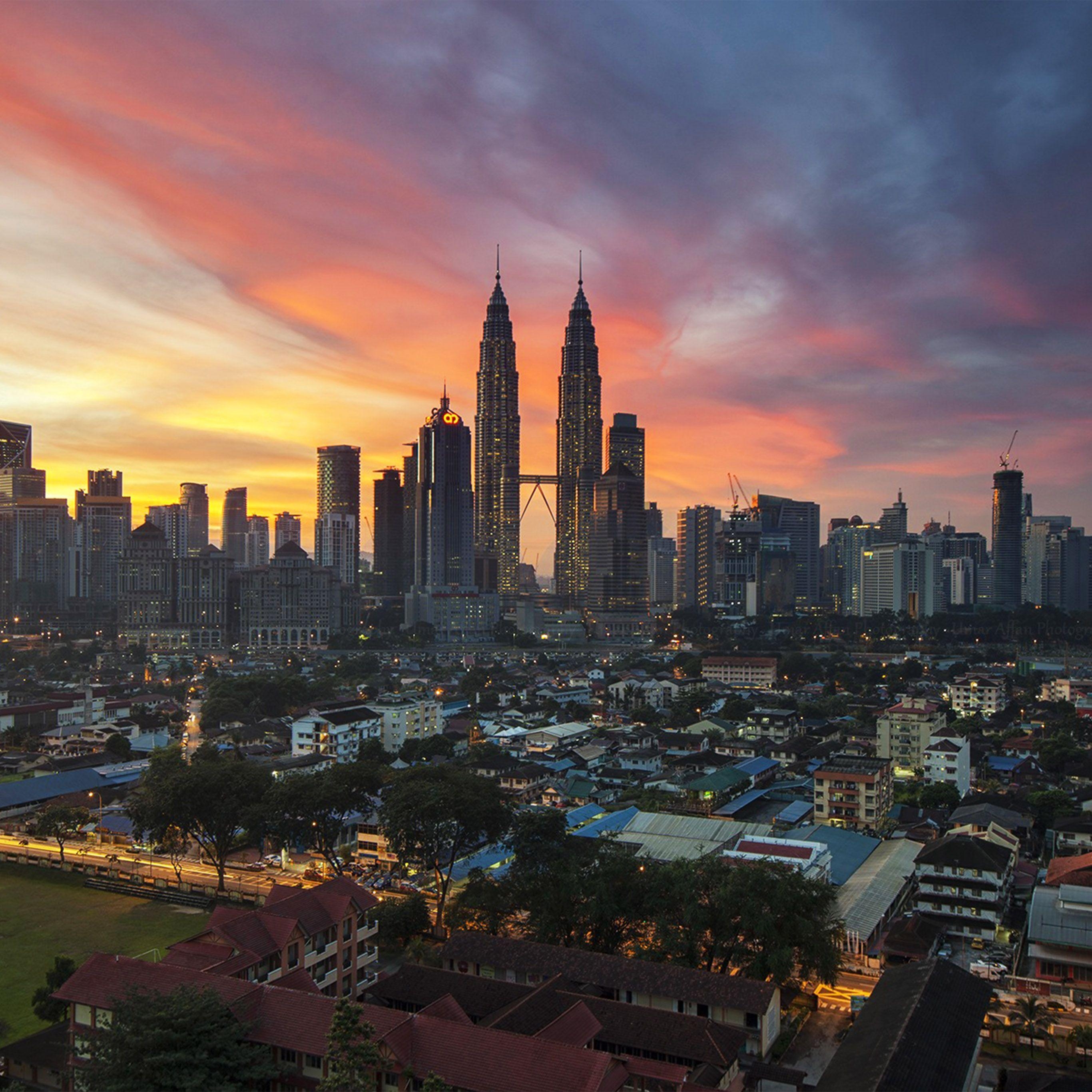 2740x2740 Petronas Twin Towers Kuala Lumpur Malaysia City Wallpaper, Phone