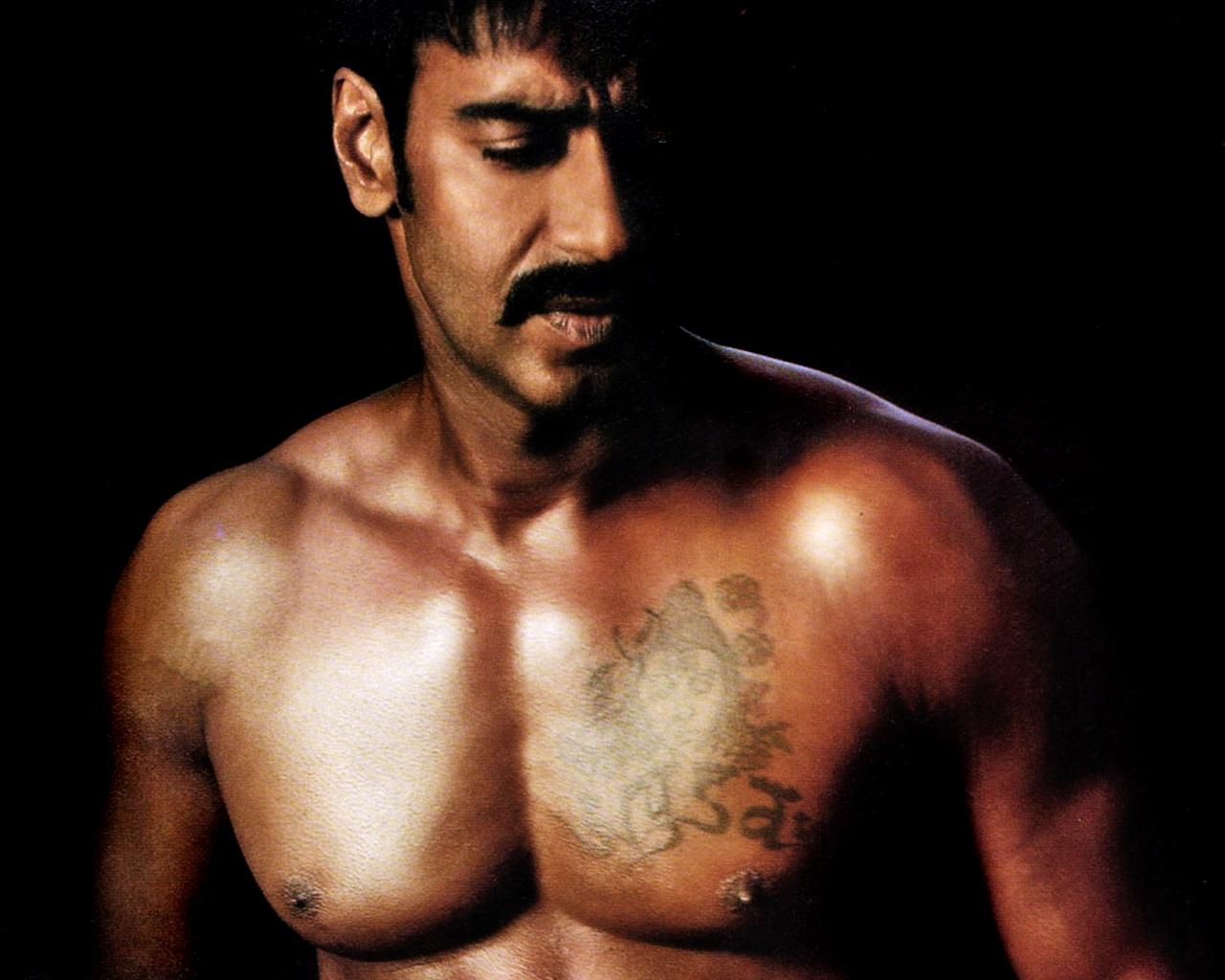 1280x1030 AJAY DEVGAN SHIRTLESS wallpaper 1 wallpaper 33161337, Desktop