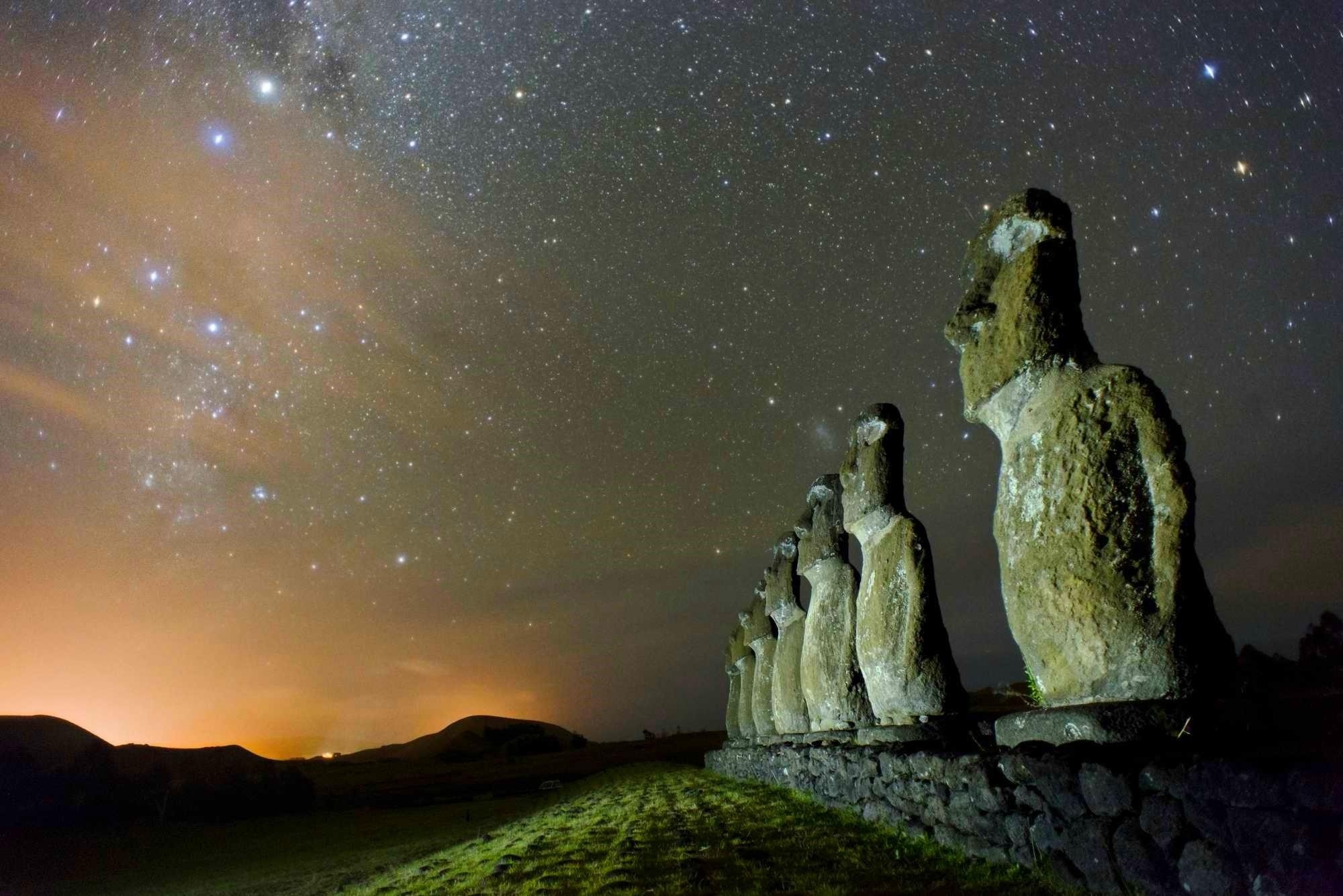 2000x1340 easter island chile starry night statue moai stone monuments nature, Desktop