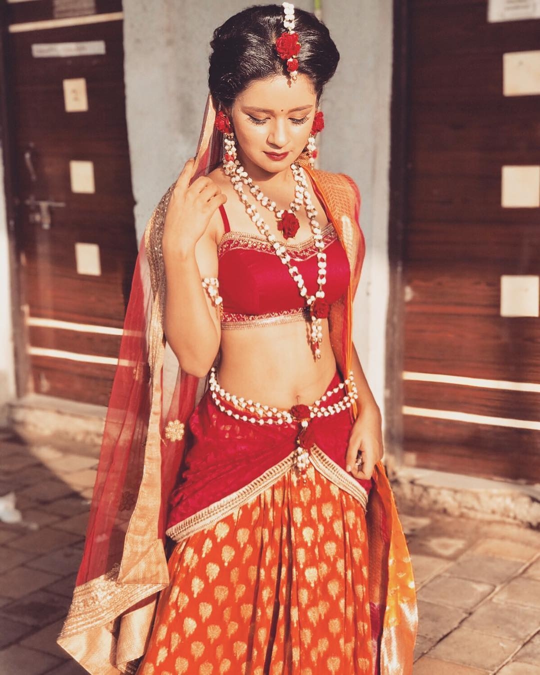 1080x1350 Avneet Kaur, Phone