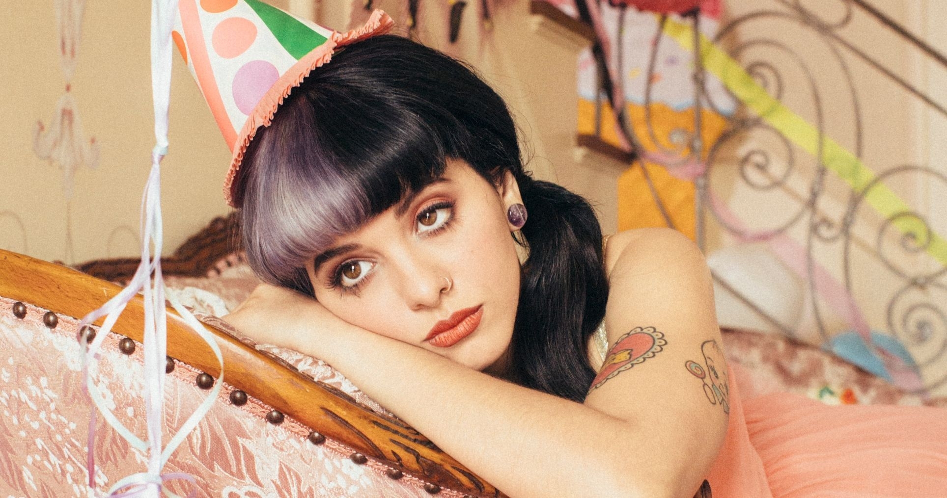 1930x1020 Melanie Martinez HD Desktop, Desktop