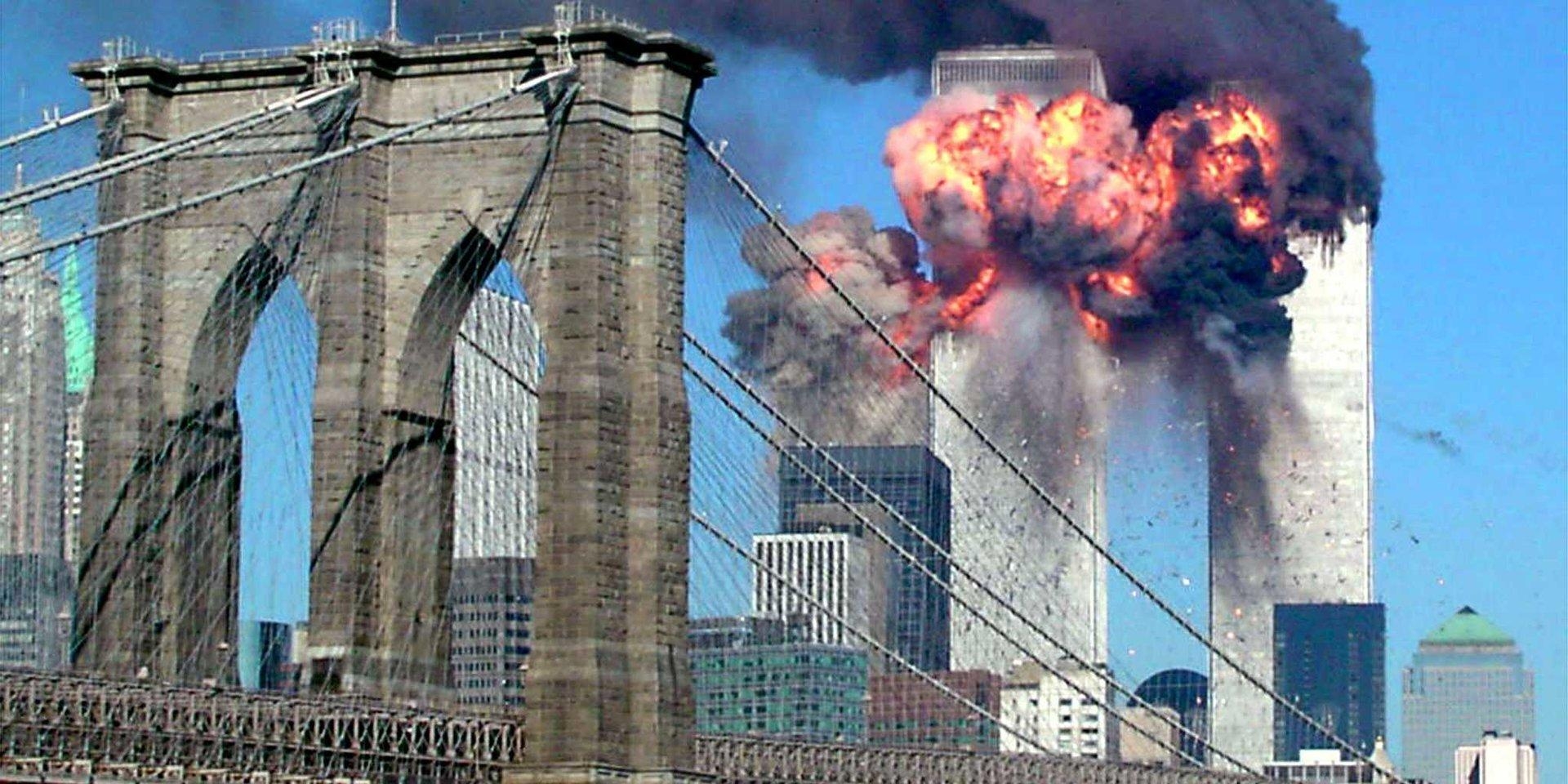 1920x960 haunting photo from the September 11 attacks that, Dual Screen