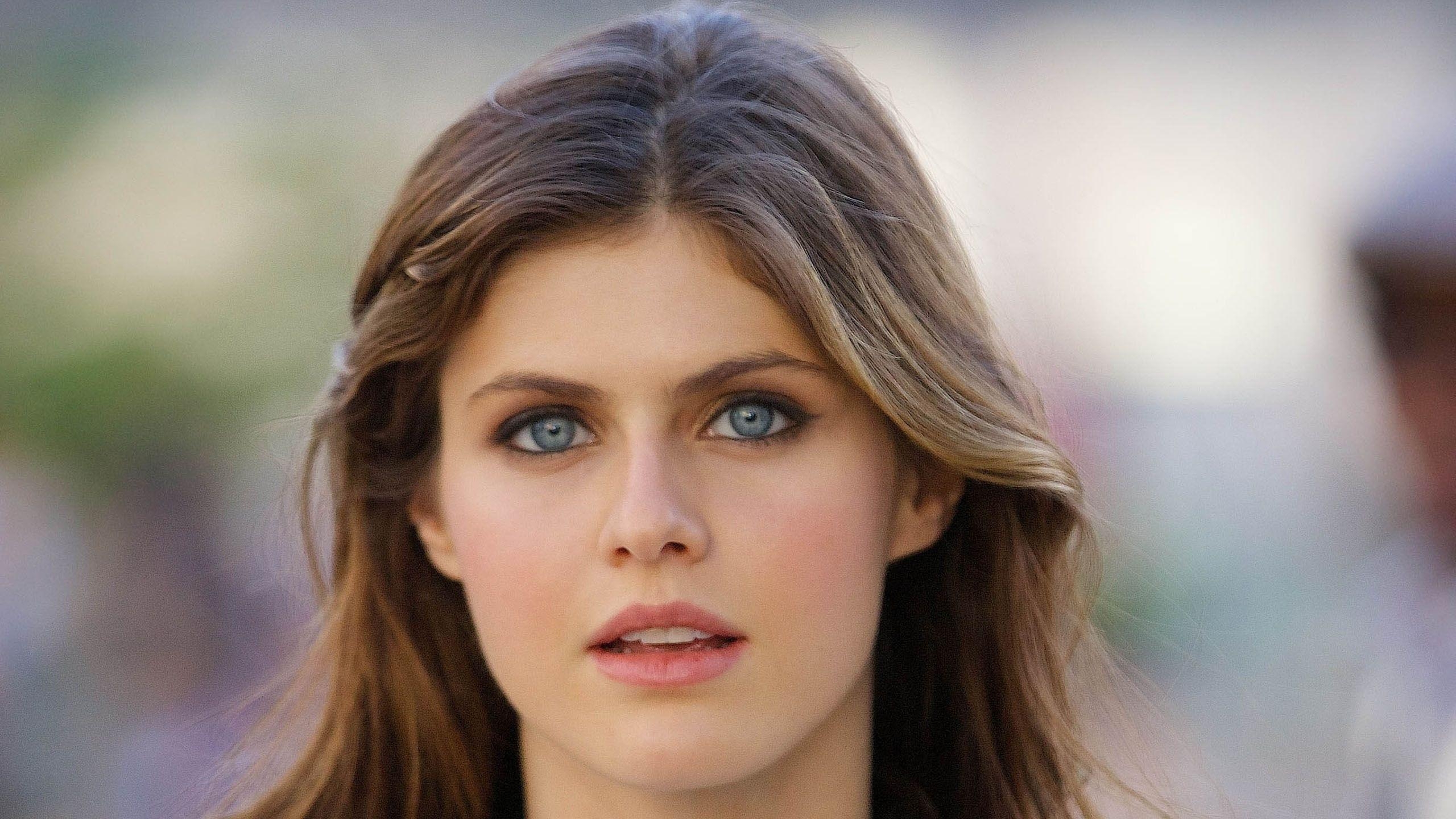 2560x1440 Alexandra Daddario. Free Desktop Wallpaper for Widescreen, HD, Desktop