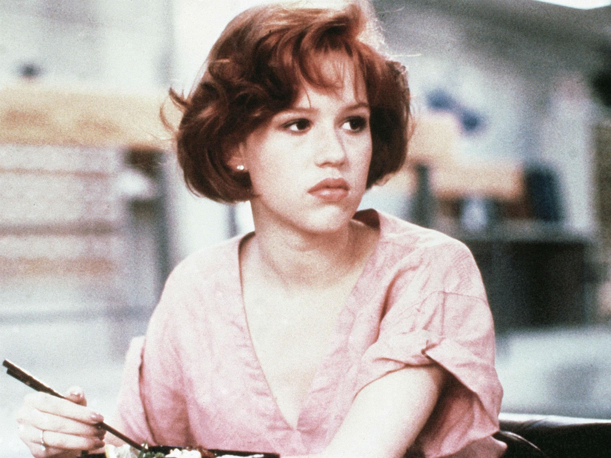 2050x1540 Is Molly Ringwald married? Wiki: Net Worth, Now, Child, Children, Desktop