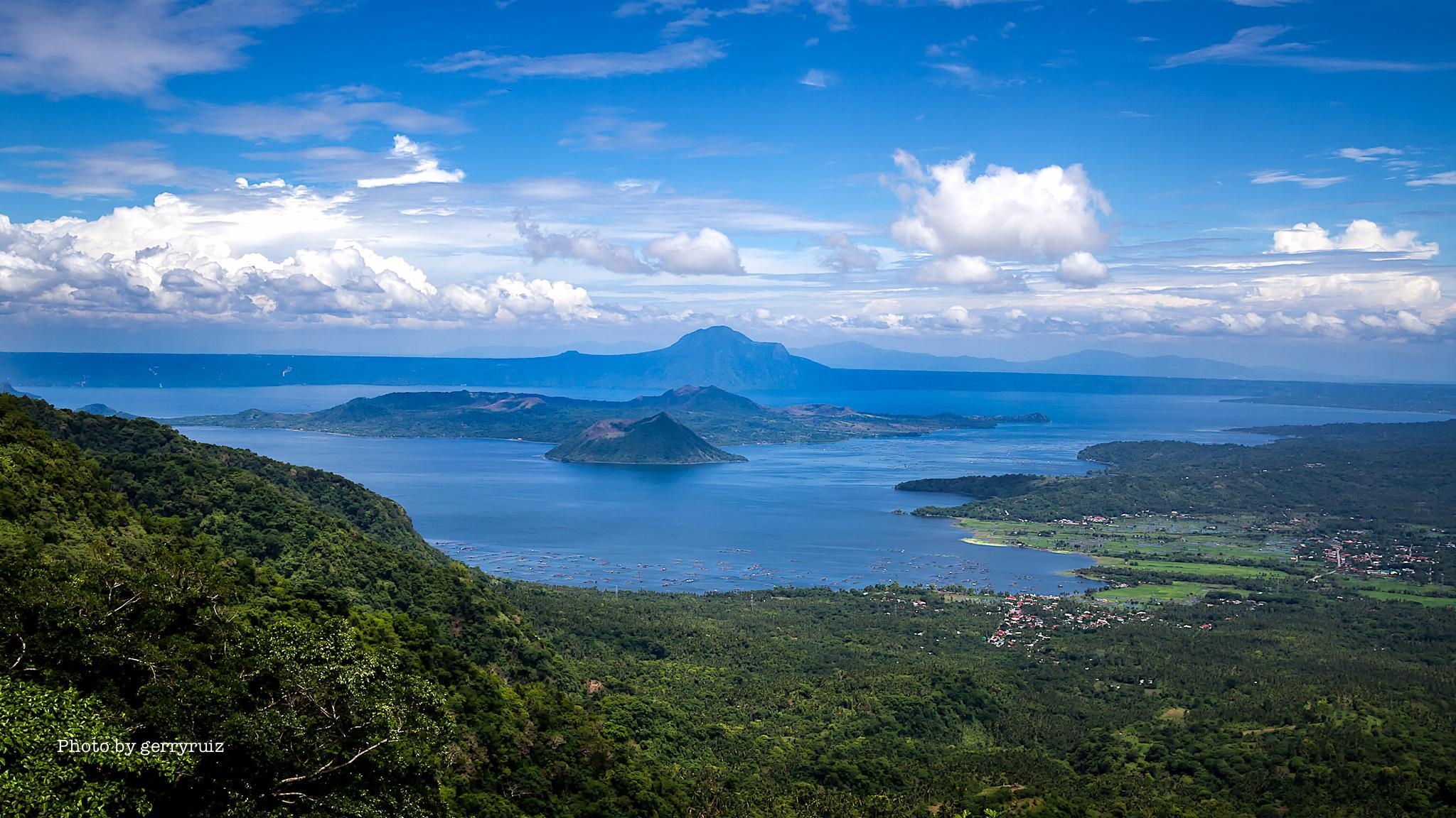 2050x1160 Taal Volcano gerryruiz photoblog mark II, Desktop