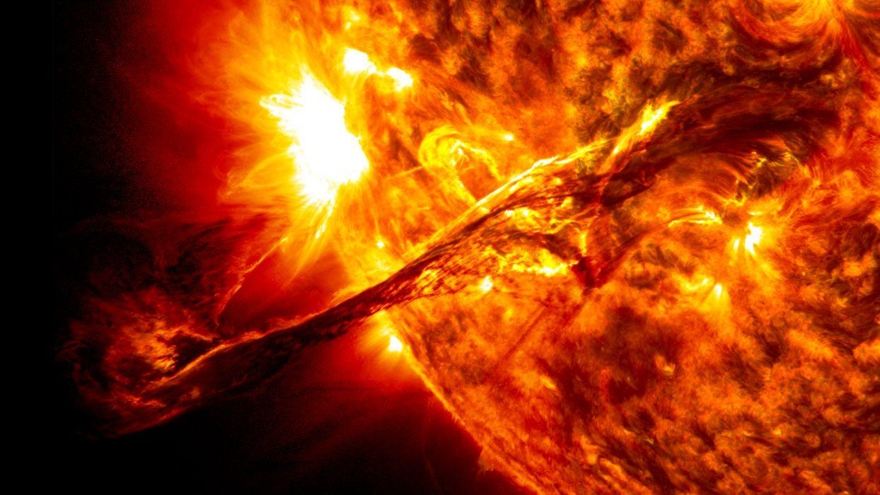 1250x700 Solar flare sun fire glow psychedelic space abstract stars r, Desktop