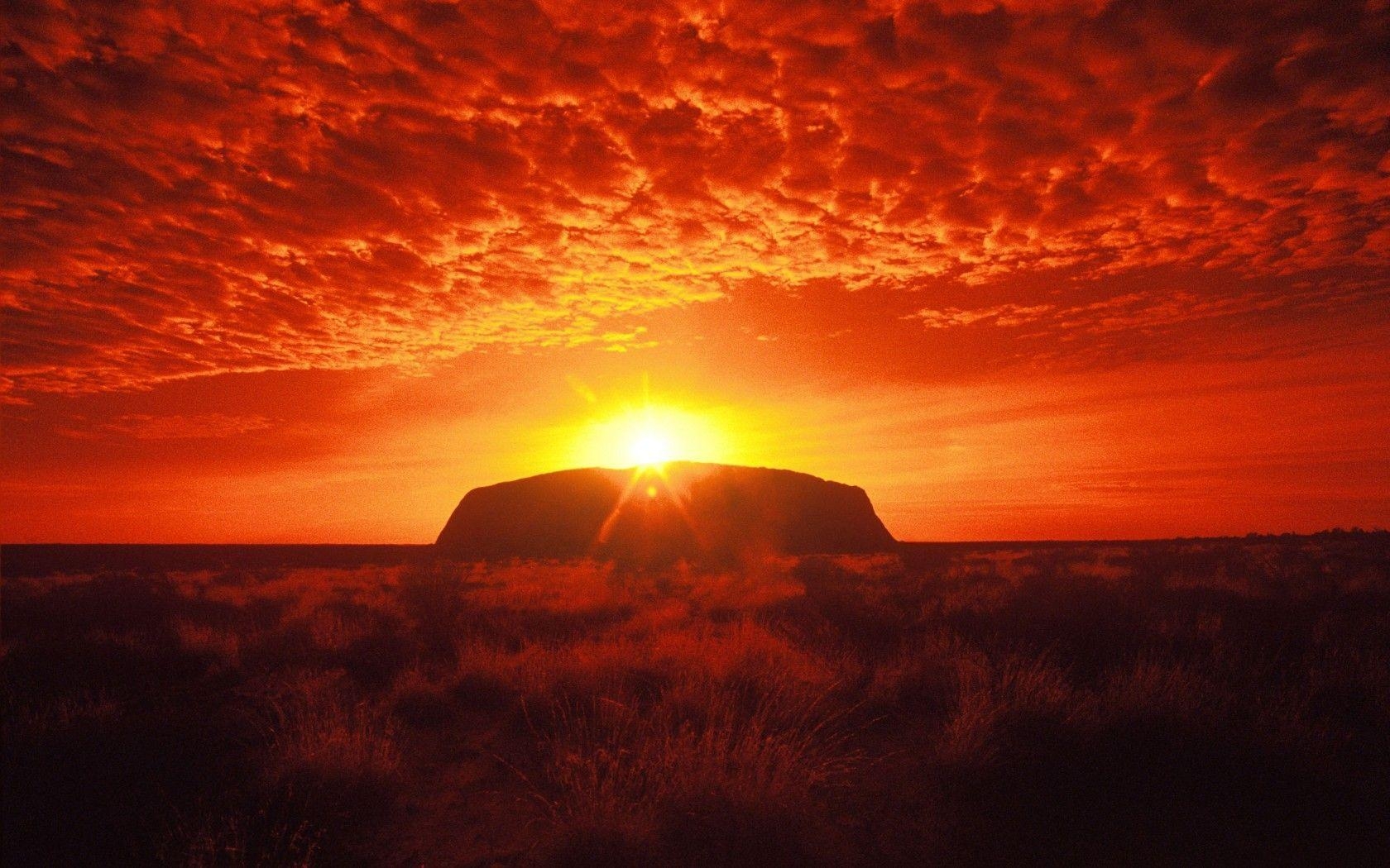 1680x1050 Amazing landscape to travel National Park in Yulara, NT, Desktop