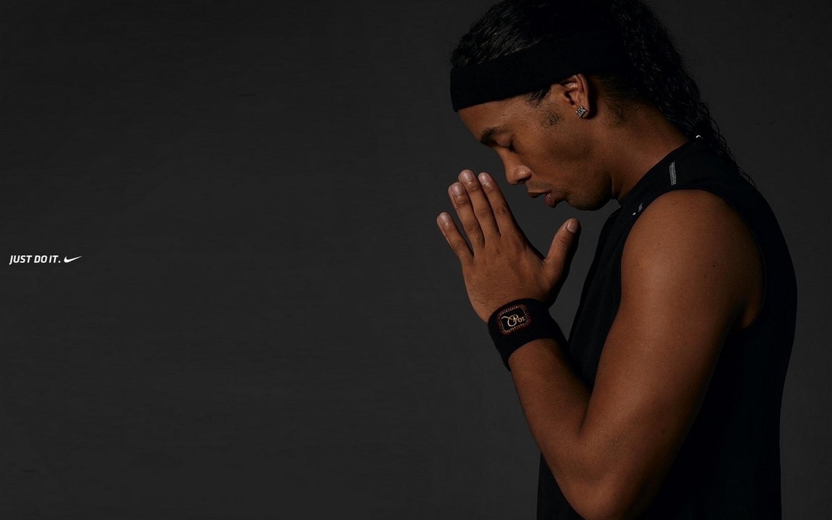 1680x1050 Ronaldinho HD Wallpaper, Desktop