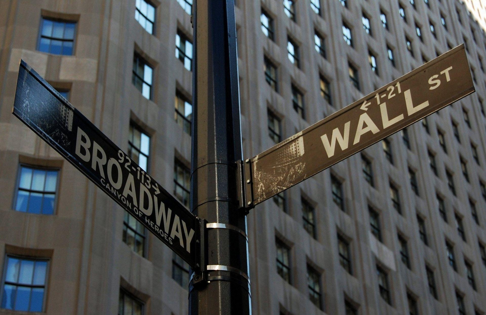 1920x1250 Hd Wallpaper Wall Street Money Never Sleeps Wallpaper Original, Desktop