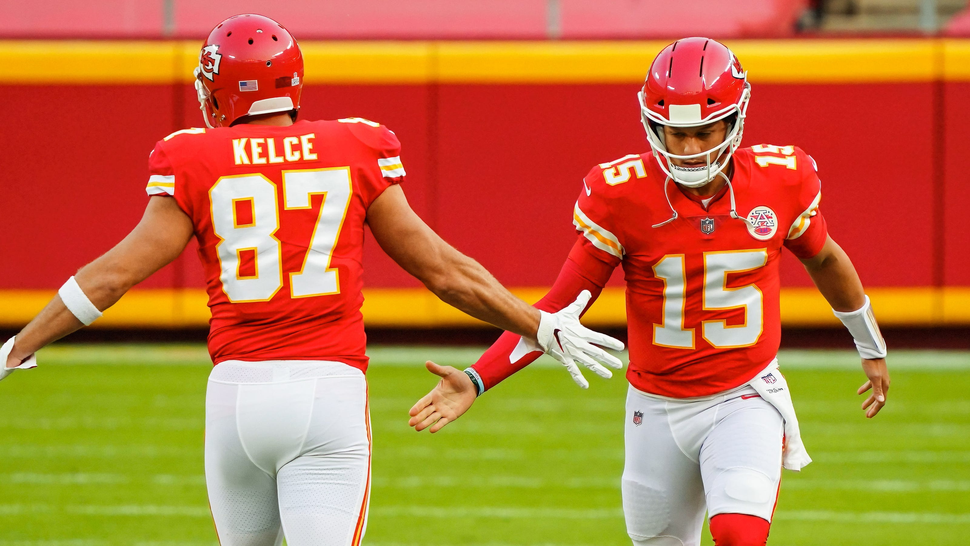 3200x1810 Travis Kelce on explains how this one aspect of Mahomes' game has improved since Super Bowl loss, Desktop