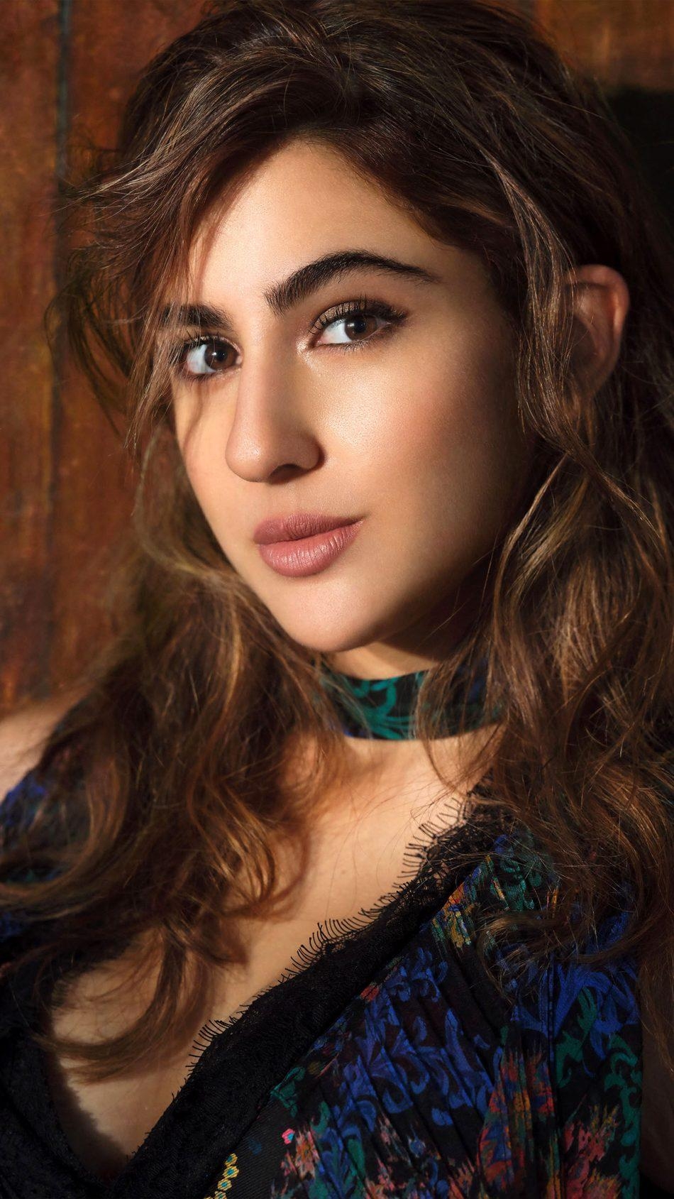 950x1690 Actress Sara Ali Khan Free 4K Ultra HD Mobile Wallpaper, Phone