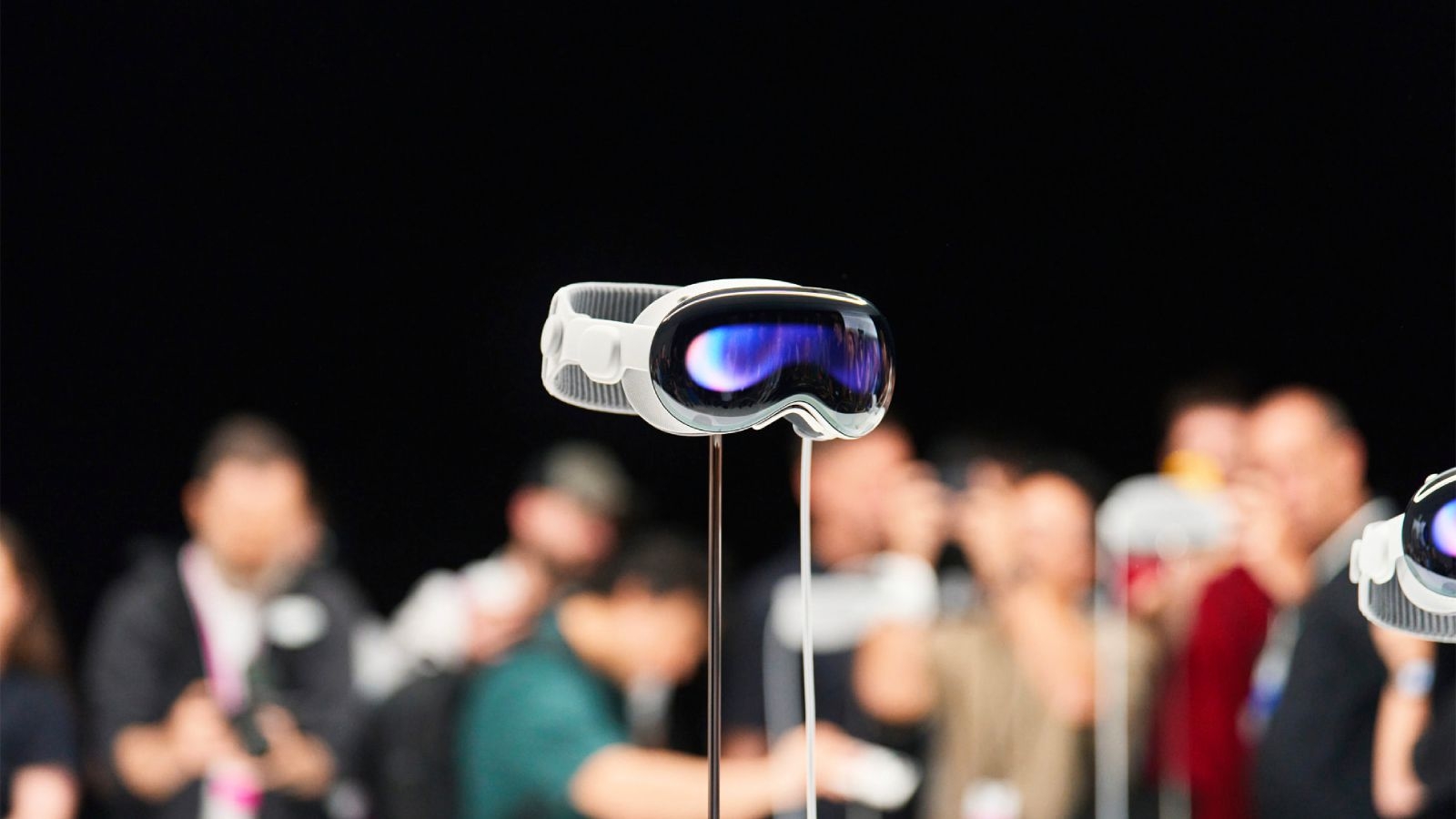 1600x900 Apple Vision Pro Testers Share Impressions: 'By Far the Best Headset', Desktop