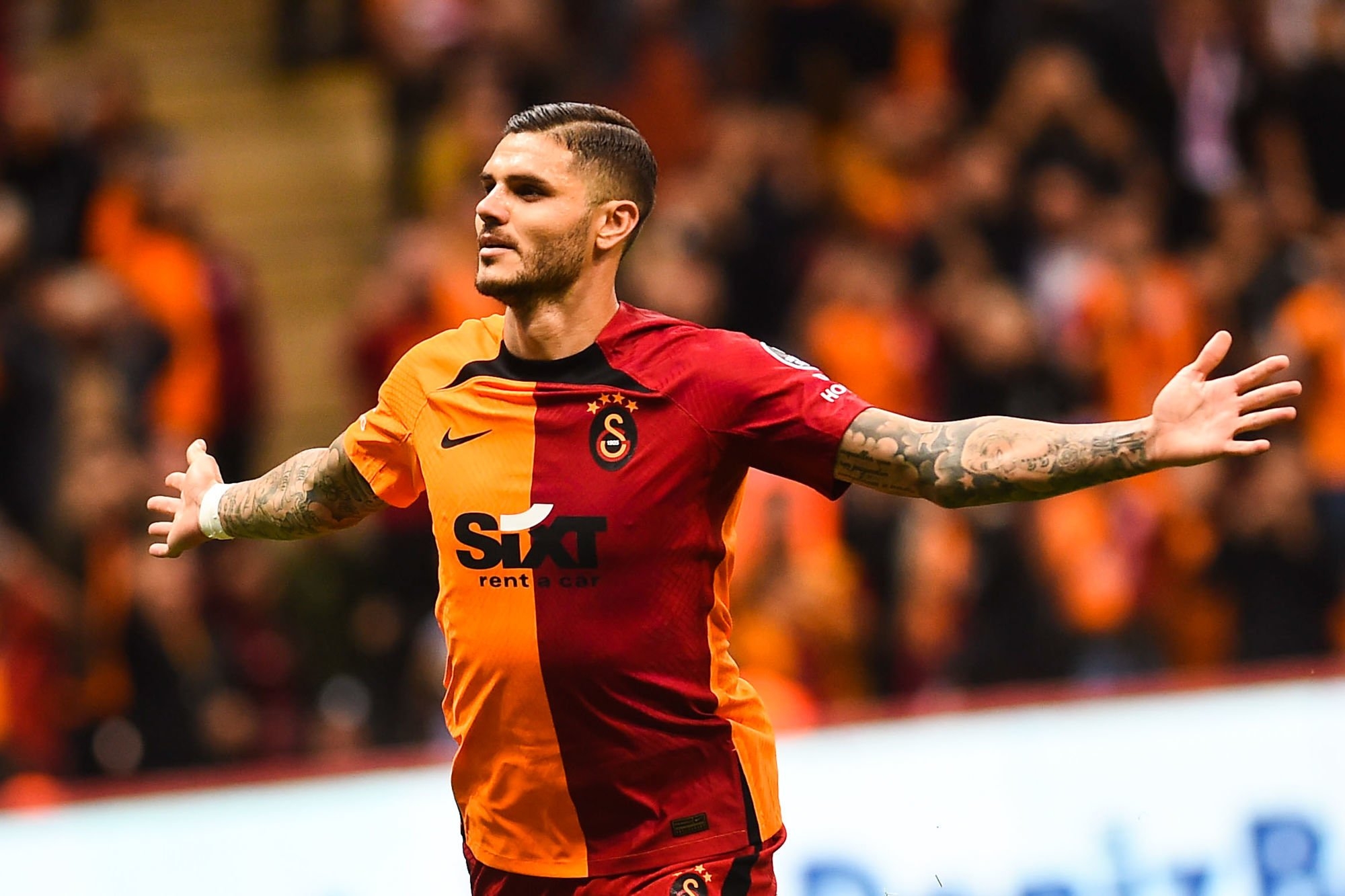 2000x1340 À peine arrivé à Galatasaray, c'est déjà le bazar le plus complet avec Mauro Icardi, Desktop