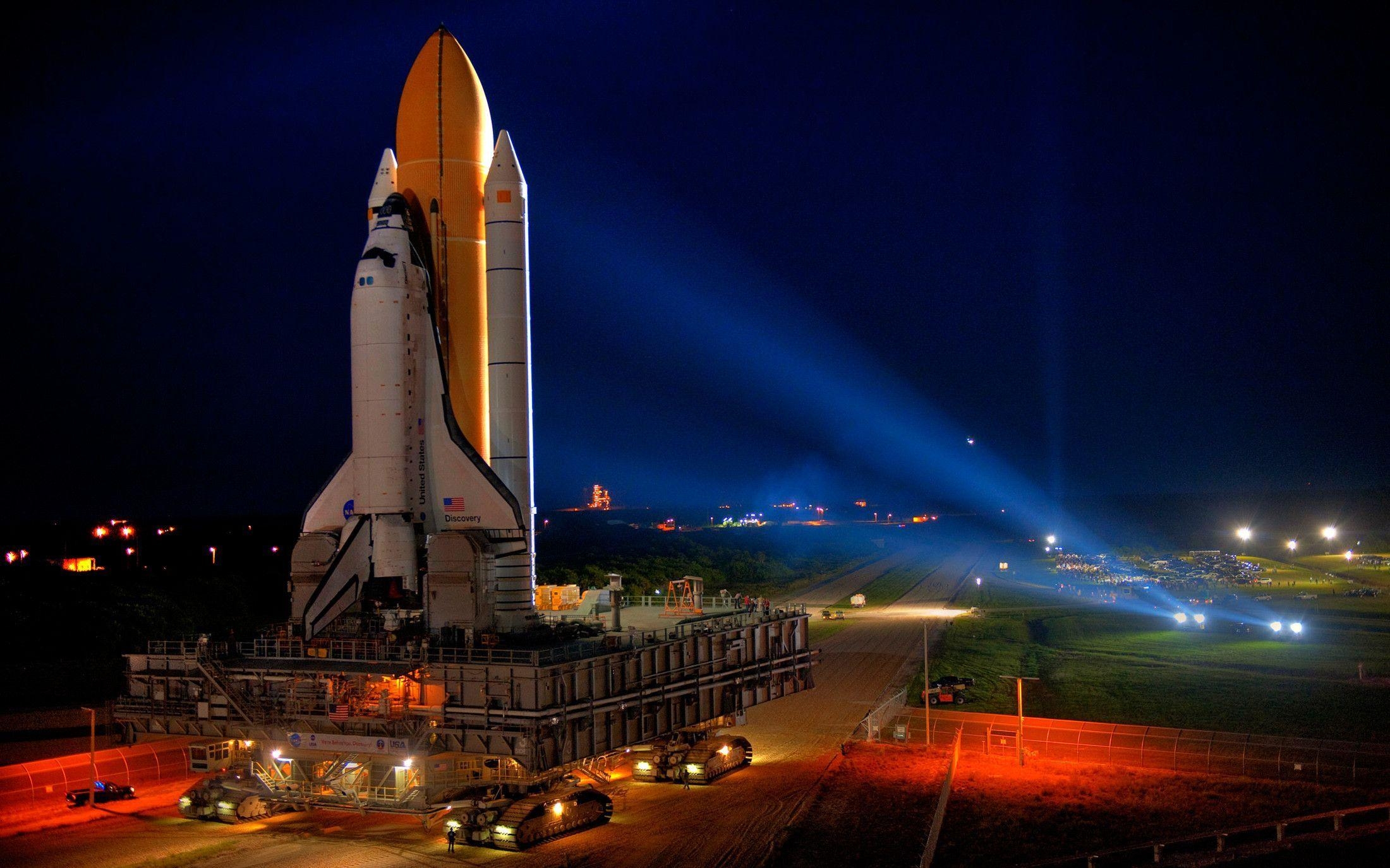 2200x1380 Space Shuttle Discovery Wallpaper, Desktop