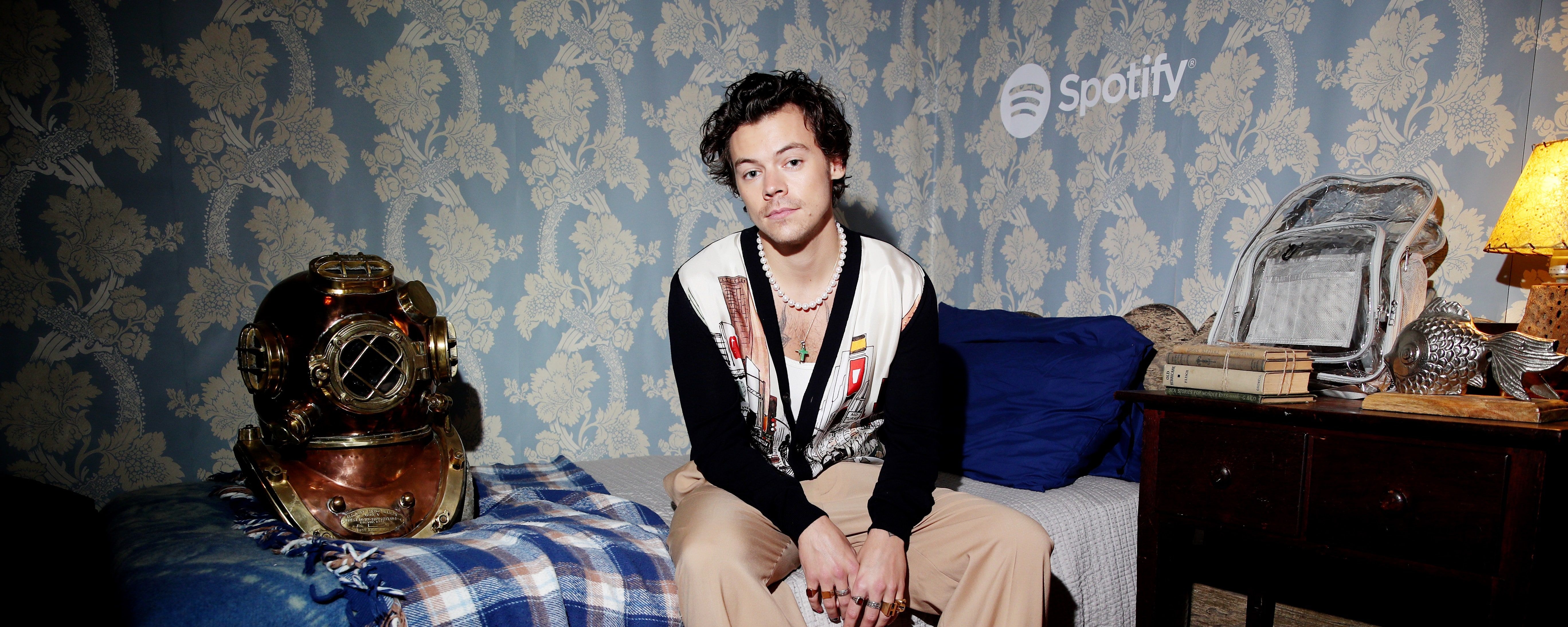 5480x2190 Harry Styles Wore a Very Ruffled Dress for “The Guardian Weekend, Dual Screen