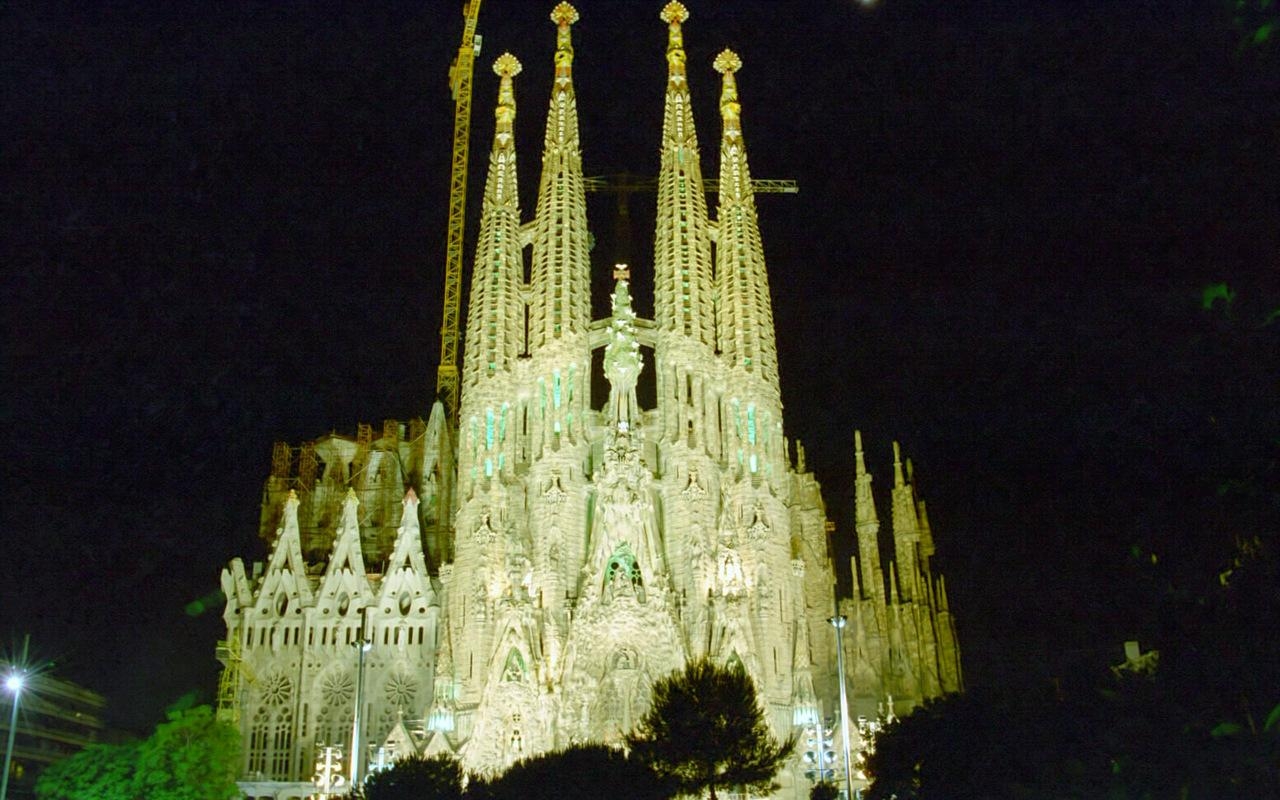 1280x800 Sagrada Familia, Spain World Travel Fair, Desktop