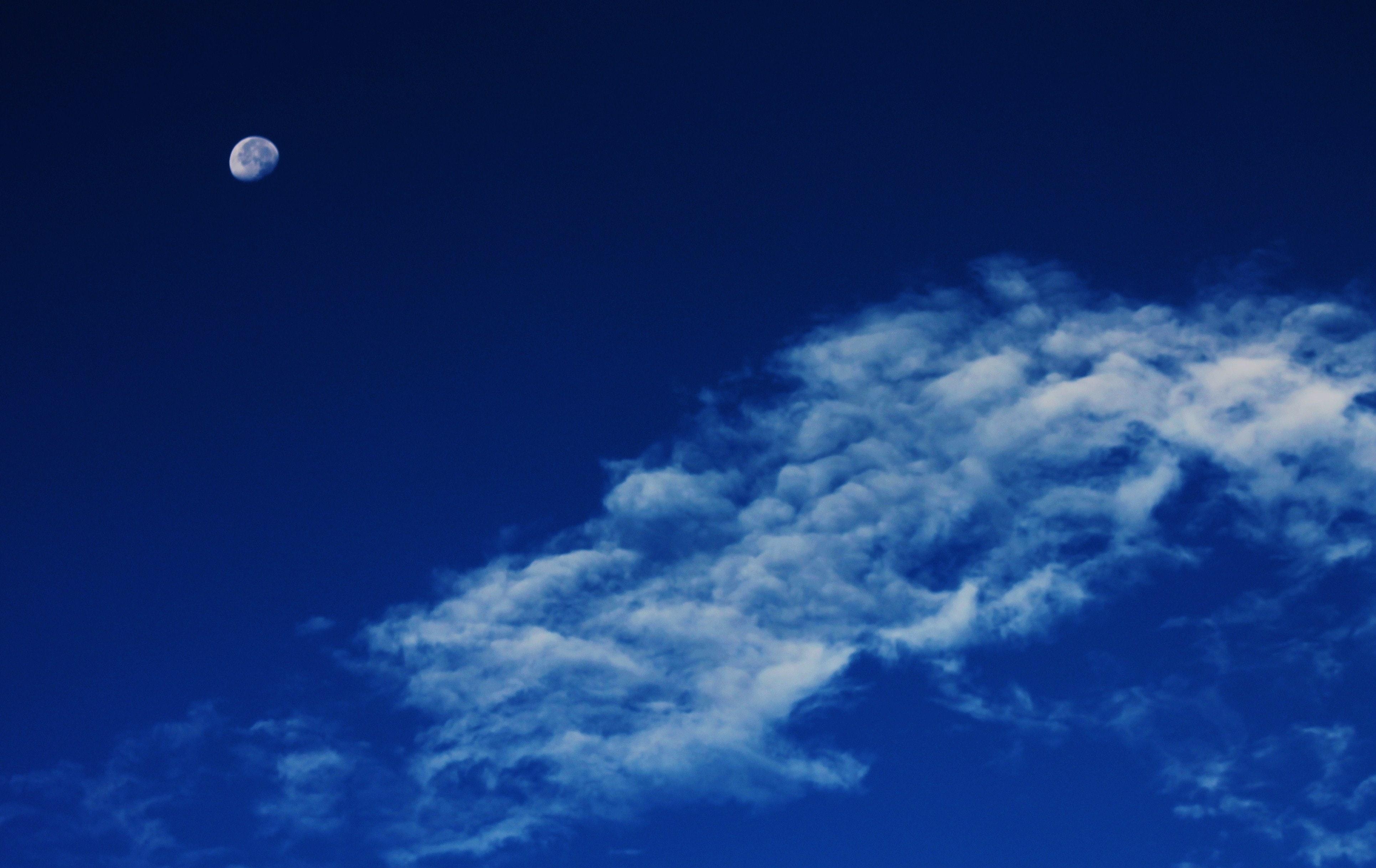 3860x2440 White Clouds Under Blue Sky With Gibbous Moon · Free, Desktop