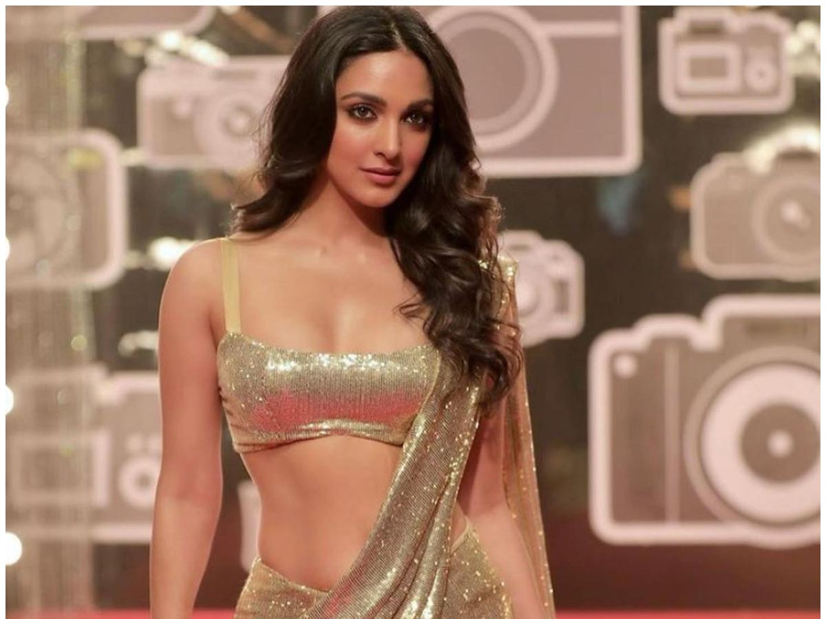 1200x900 Kiara Advani turns into the ultimate golden girl in a Manish Malhotra saree: Yay or Nay?, Desktop