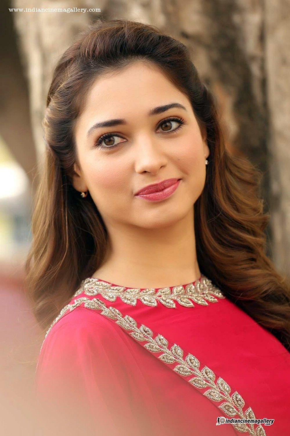 1000x1500 Tamanna Pics (24), Phone