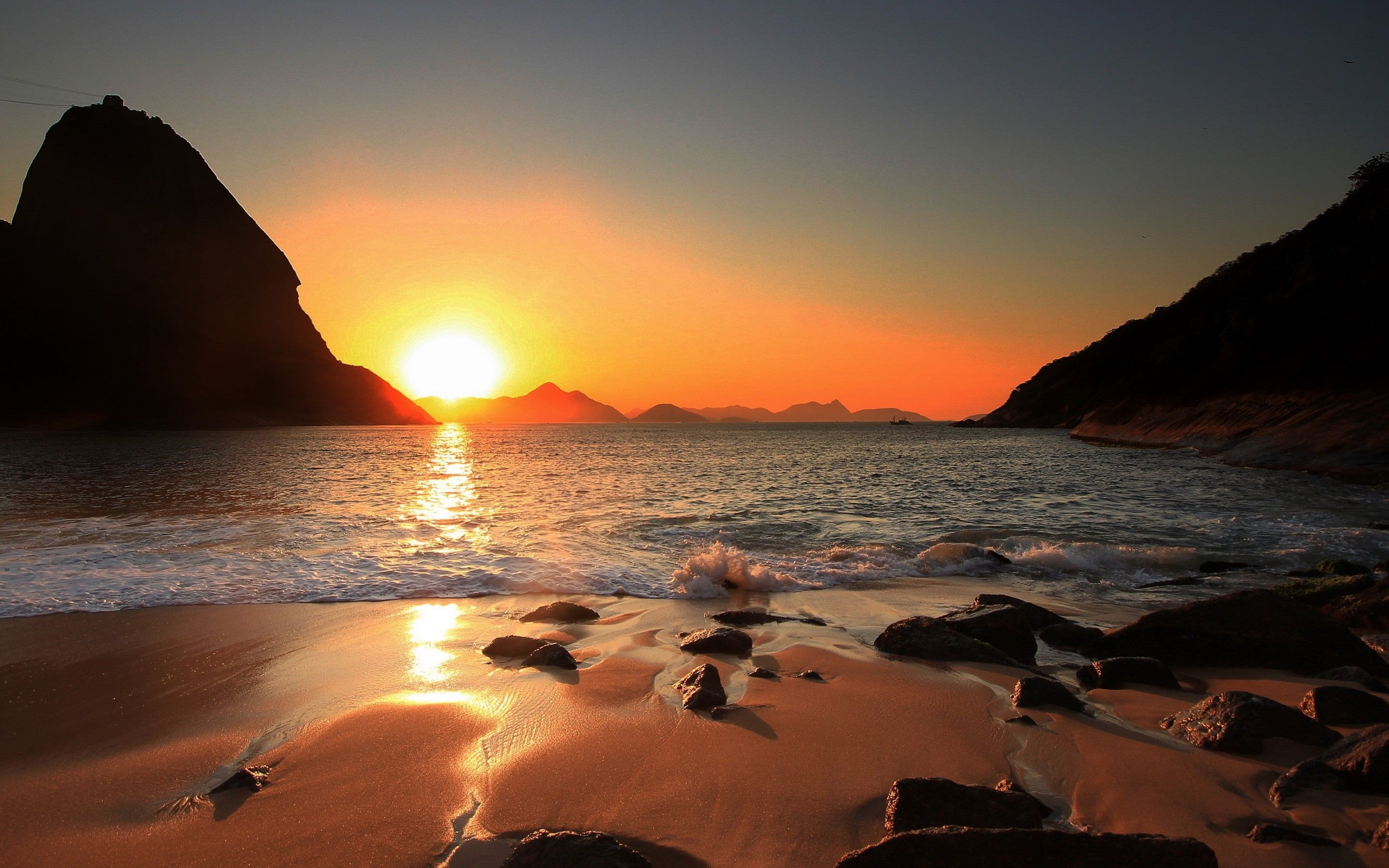 2880x1800 Brazil, Rio de Janeiro beach, seashore and sunrise view the sun the rocks the beach Rio de Janeiro #Brazil K #wallpa. Rio de janeiro beach, Beach wallpaper, Rio, Desktop