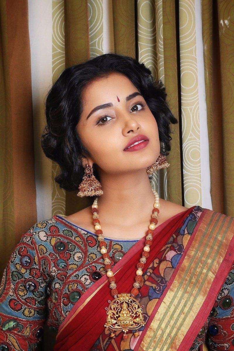 800x1200 Anupama Parameswaran Beautiful HD Photo, Phone