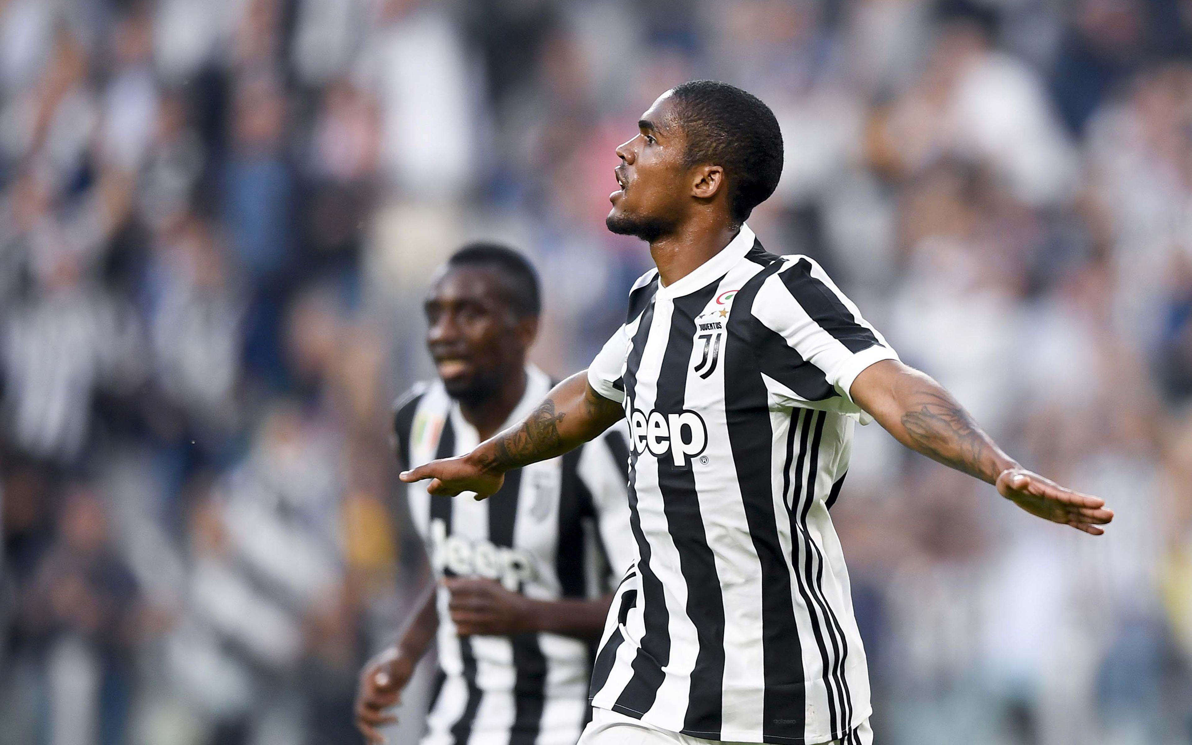 3840x2400 Download wallpaper Douglas Costa, 4k, goal, Juve, soccer, Desktop