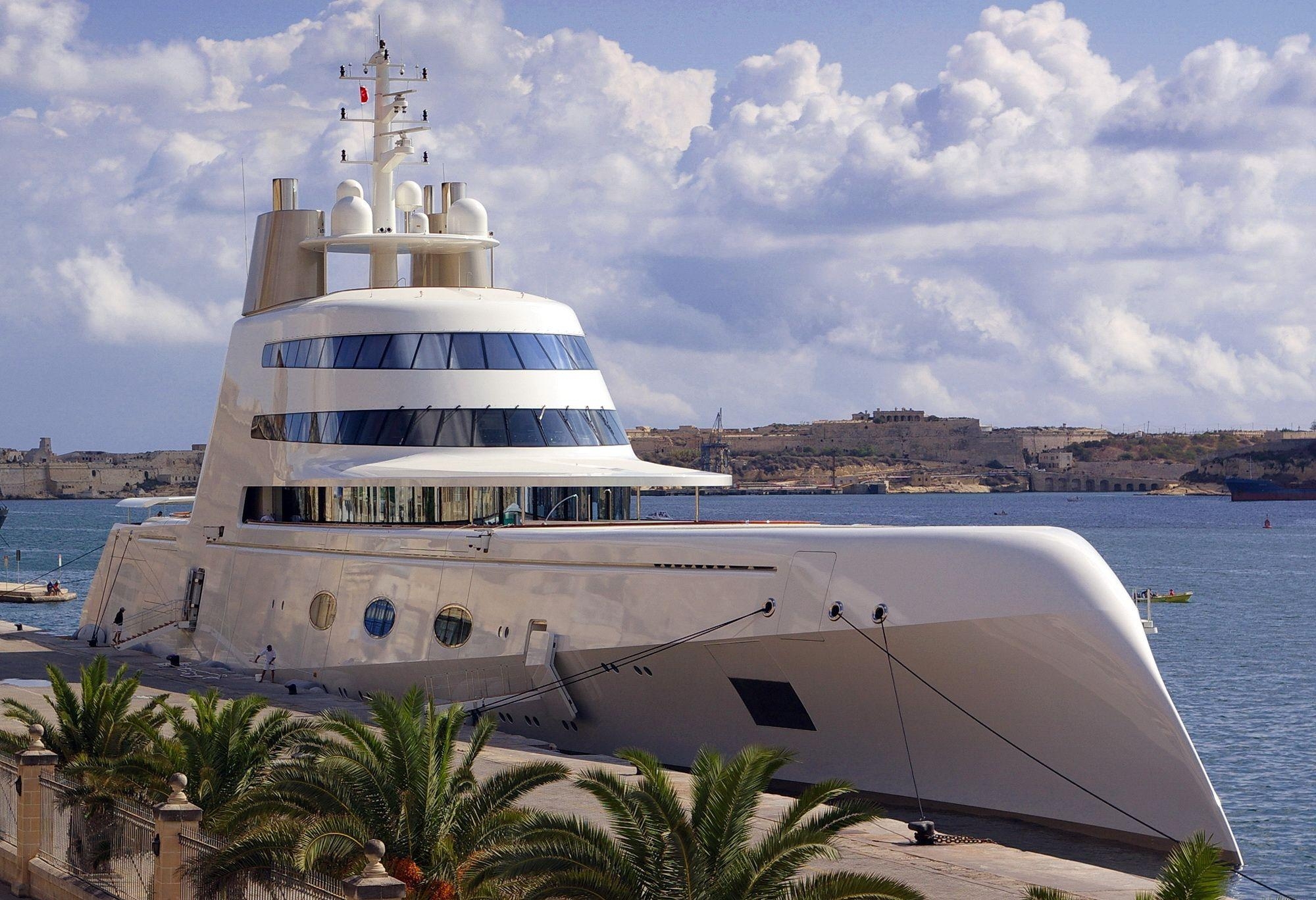 2000x1370 Photos superyacht A Luxury Yacht, Desktop