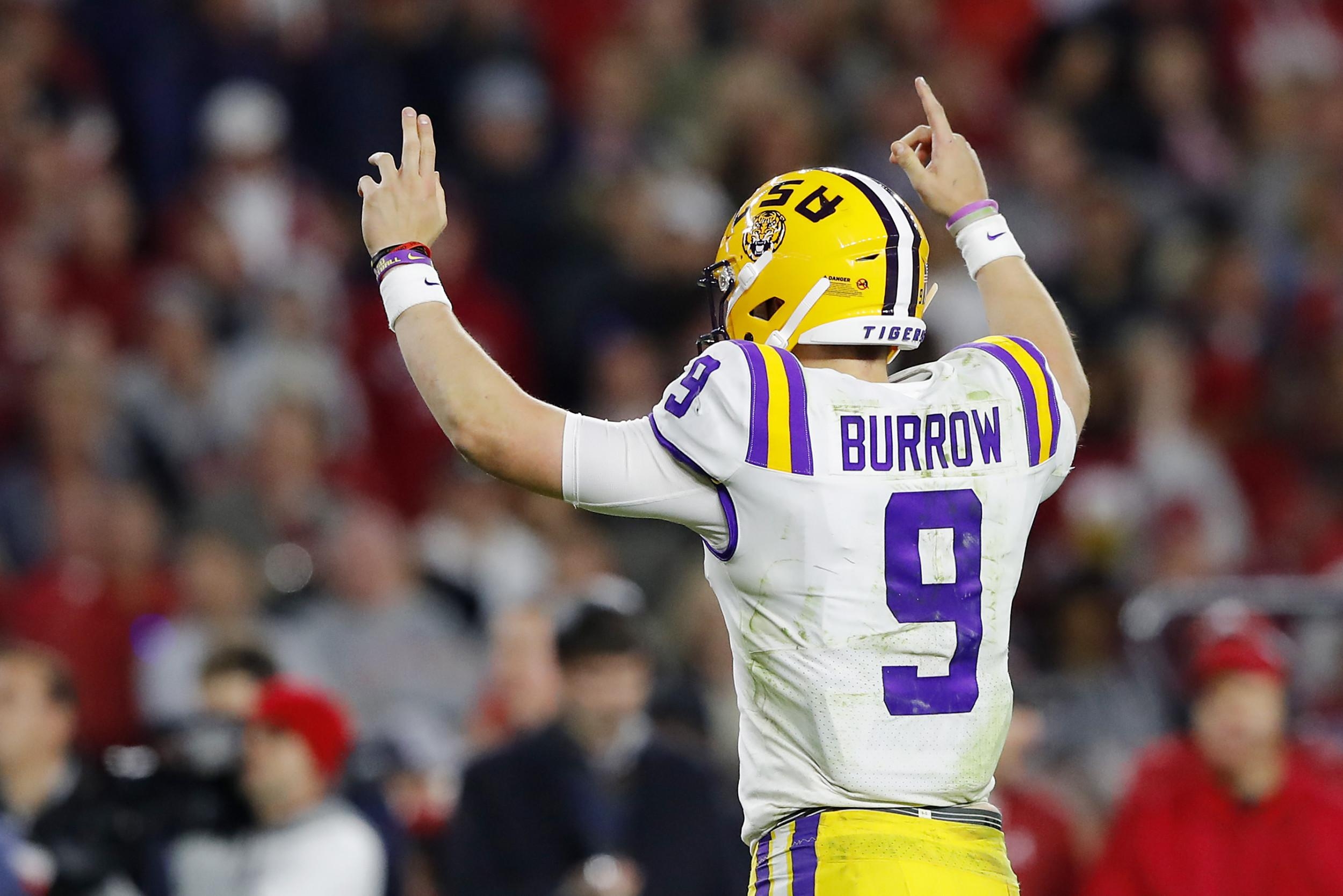 2500x1670 LSU's Joe Burrow Takes Demanding Lead in Heisman Trophy Race, Desktop