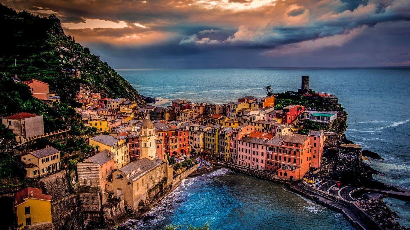 1370x770 Houses: Vernazza Italy Mediterranean Amalfi Coast Clouds Water Sea, Desktop