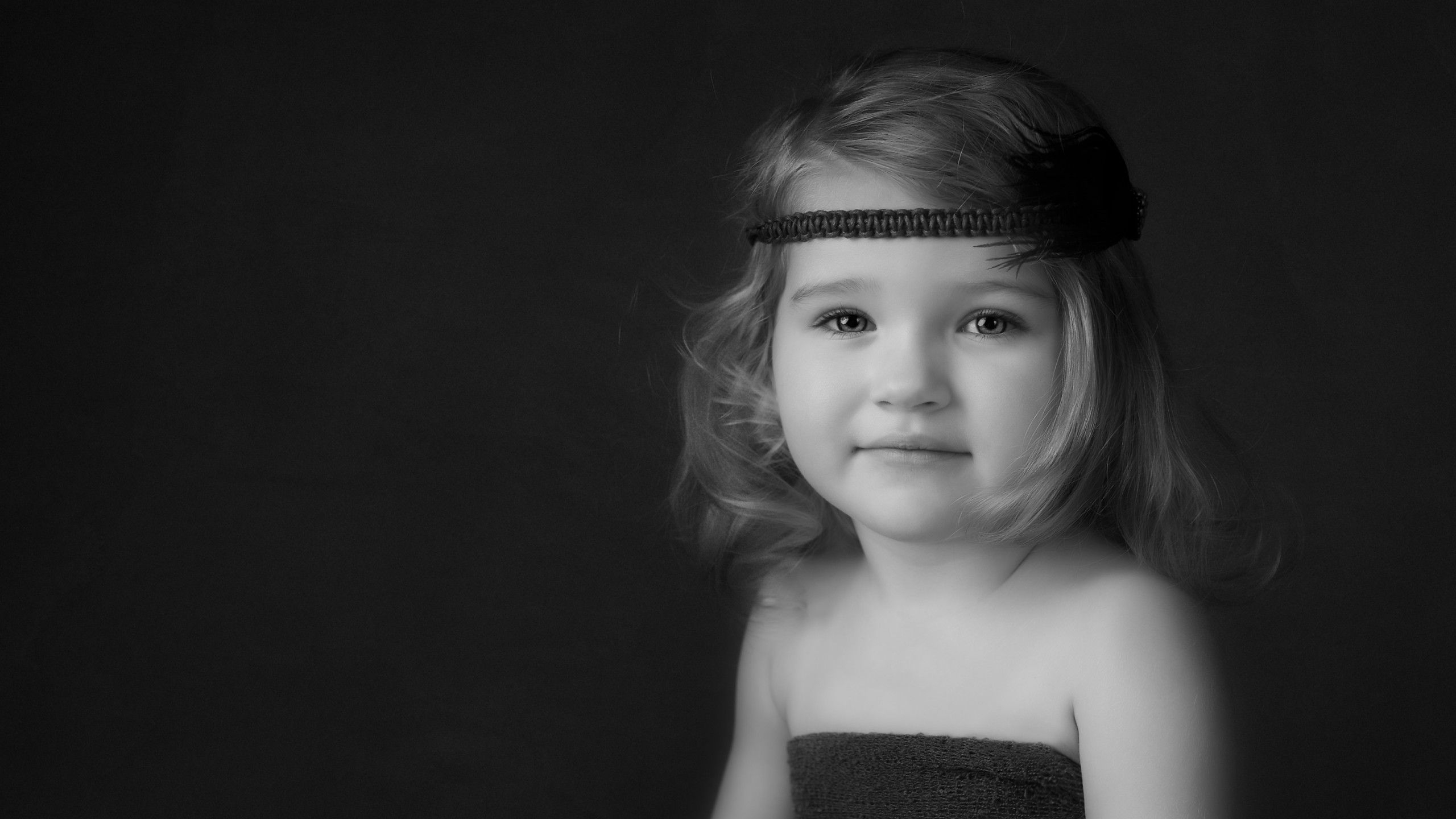 2560x1440 Cute Girl 4K Wallpaper, Portrait, Monochrome, Dark Background, Hairband, Black Dark, Desktop