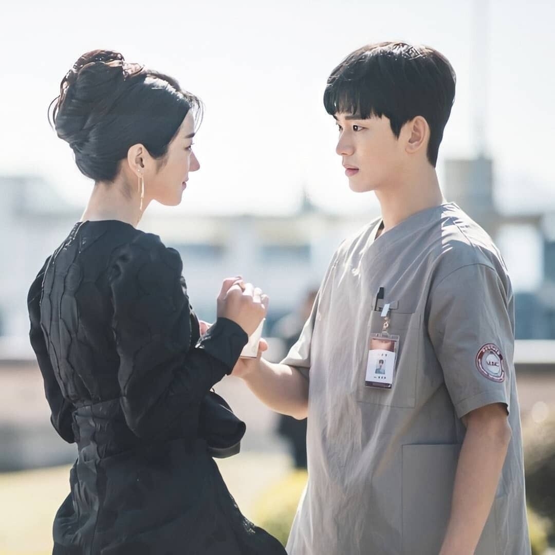 1080x1080 Kim Soo Hyun In It's Okay To Not Be Okay On Netflix, Phone