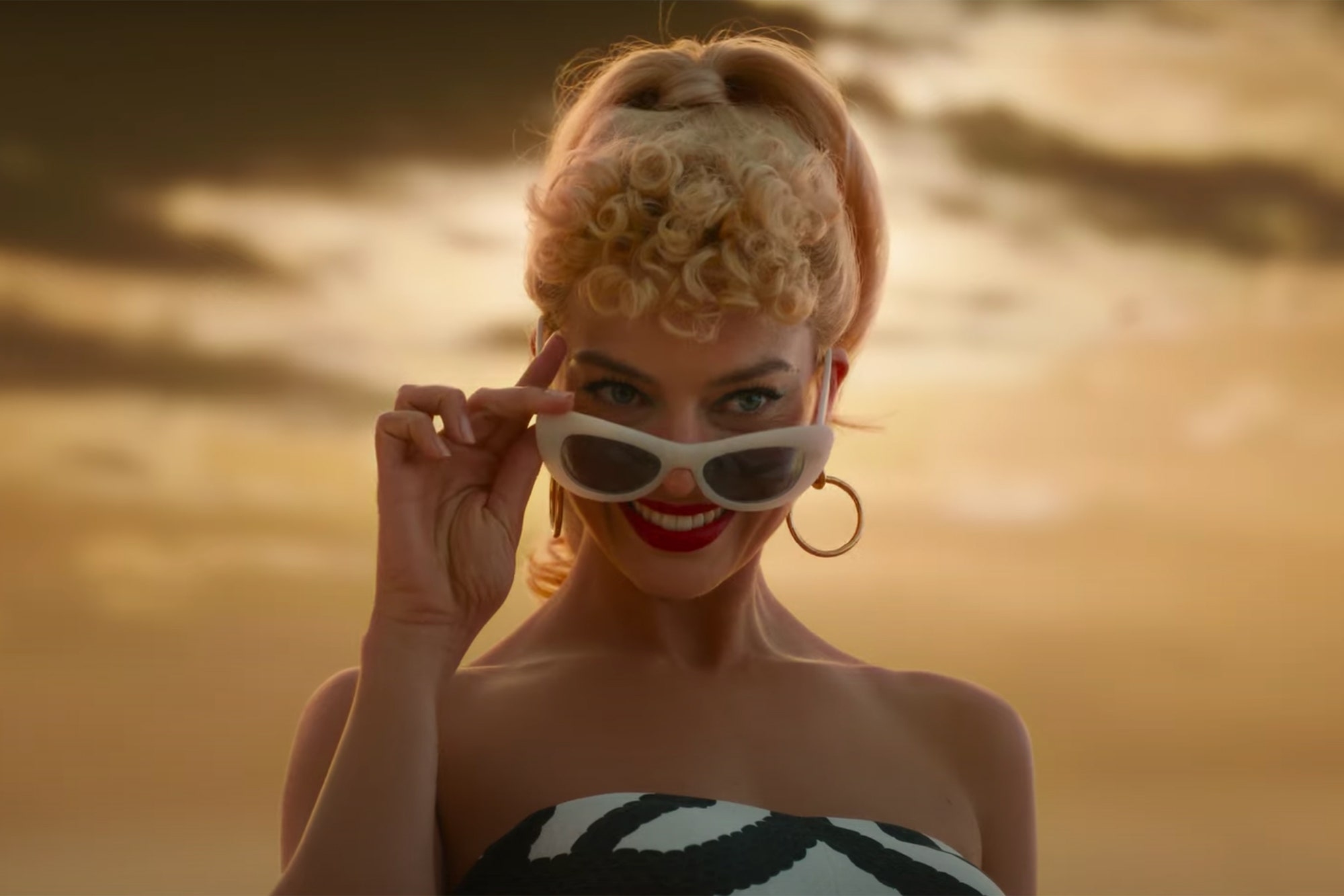 2000x1340 In a New 'Barbie' Trailer, Reality Bites Margot Robbie, Desktop