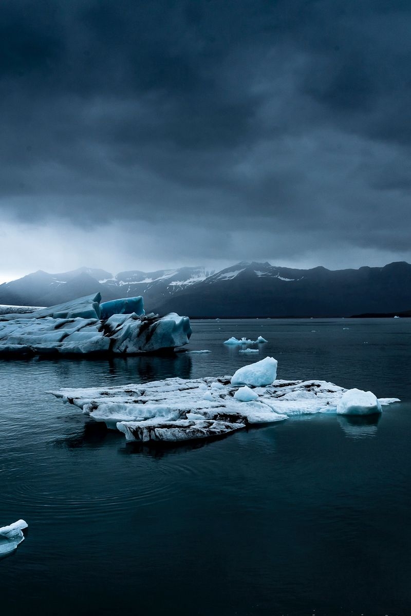 800x1200 Download Wallpaper  Iceberg, Ice, Snow, Lake, Fog, Mountains, Iceland Iphone 4s 4 For Parallax HD Background, Phone