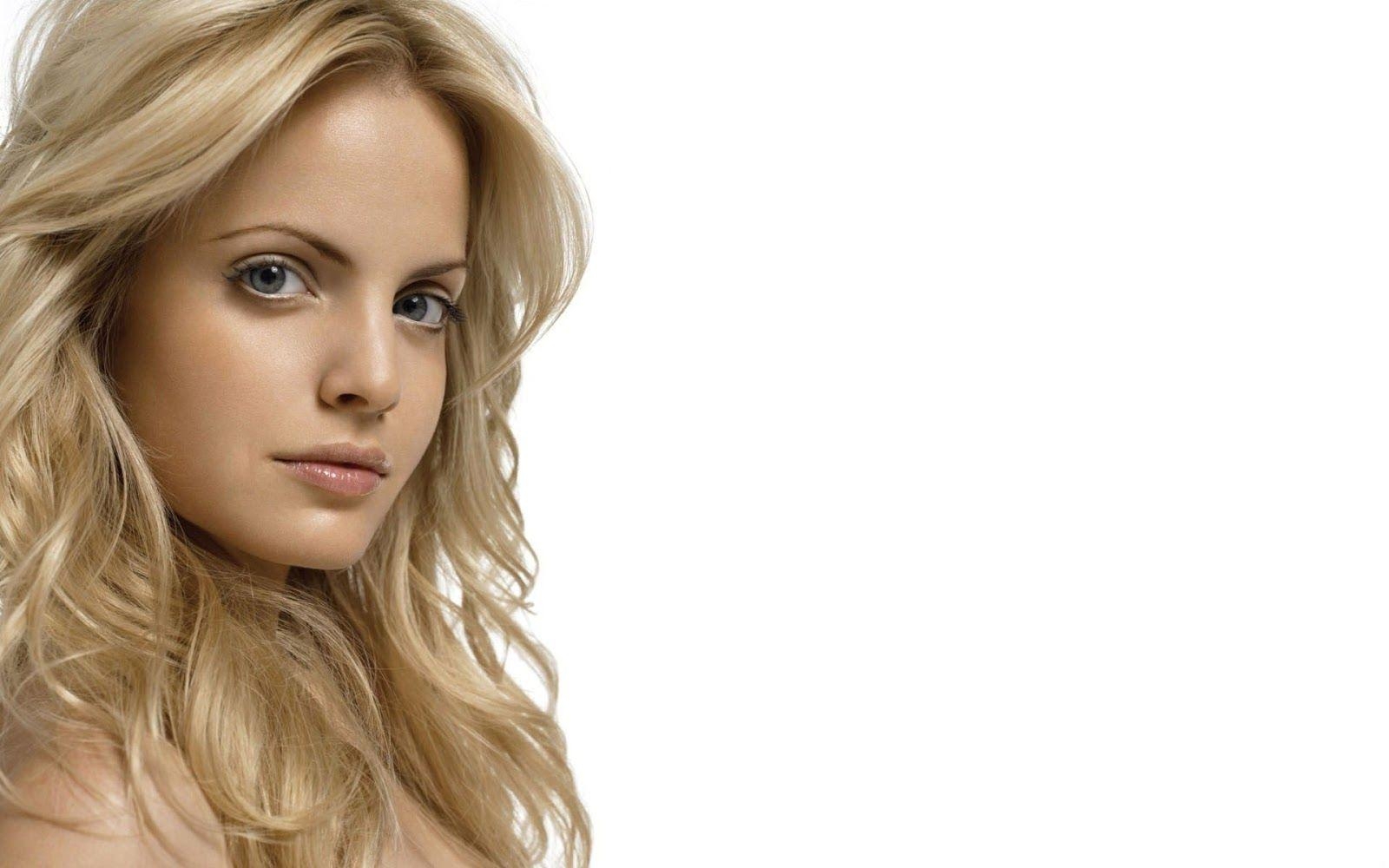 1600x1000 Mena Suvary Blonde American Beauty HD Wallpaper. Epic Desktop, Desktop