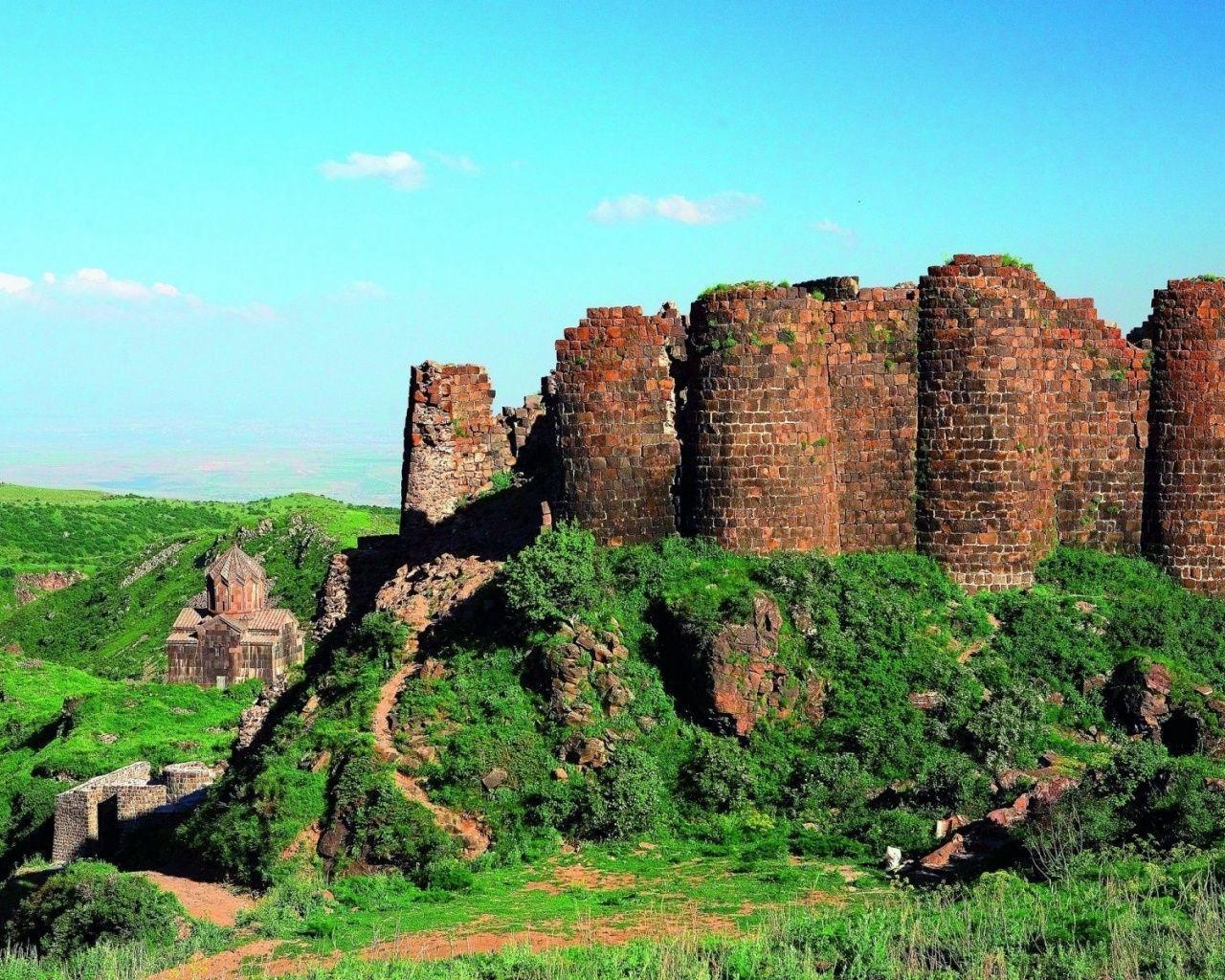 1280x1030 Fortress Amberd Armenia desktop PC and Mac wallpaper, Desktop