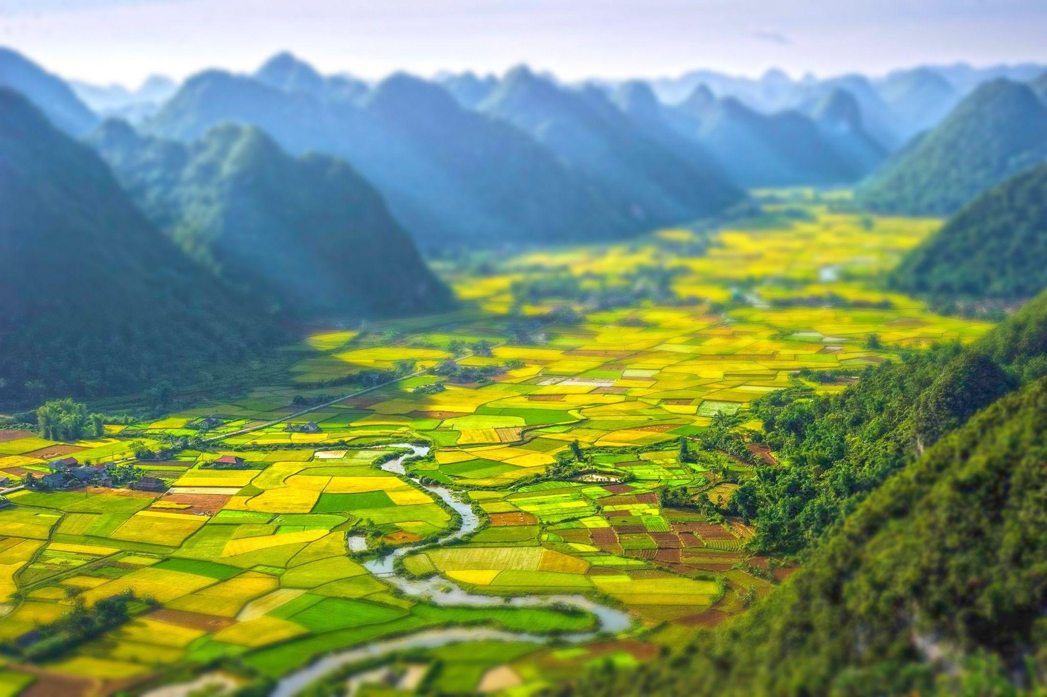 2050x1370 landscape, #nature, #Africa, #tilt shift, #field, #river, #hills, Desktop