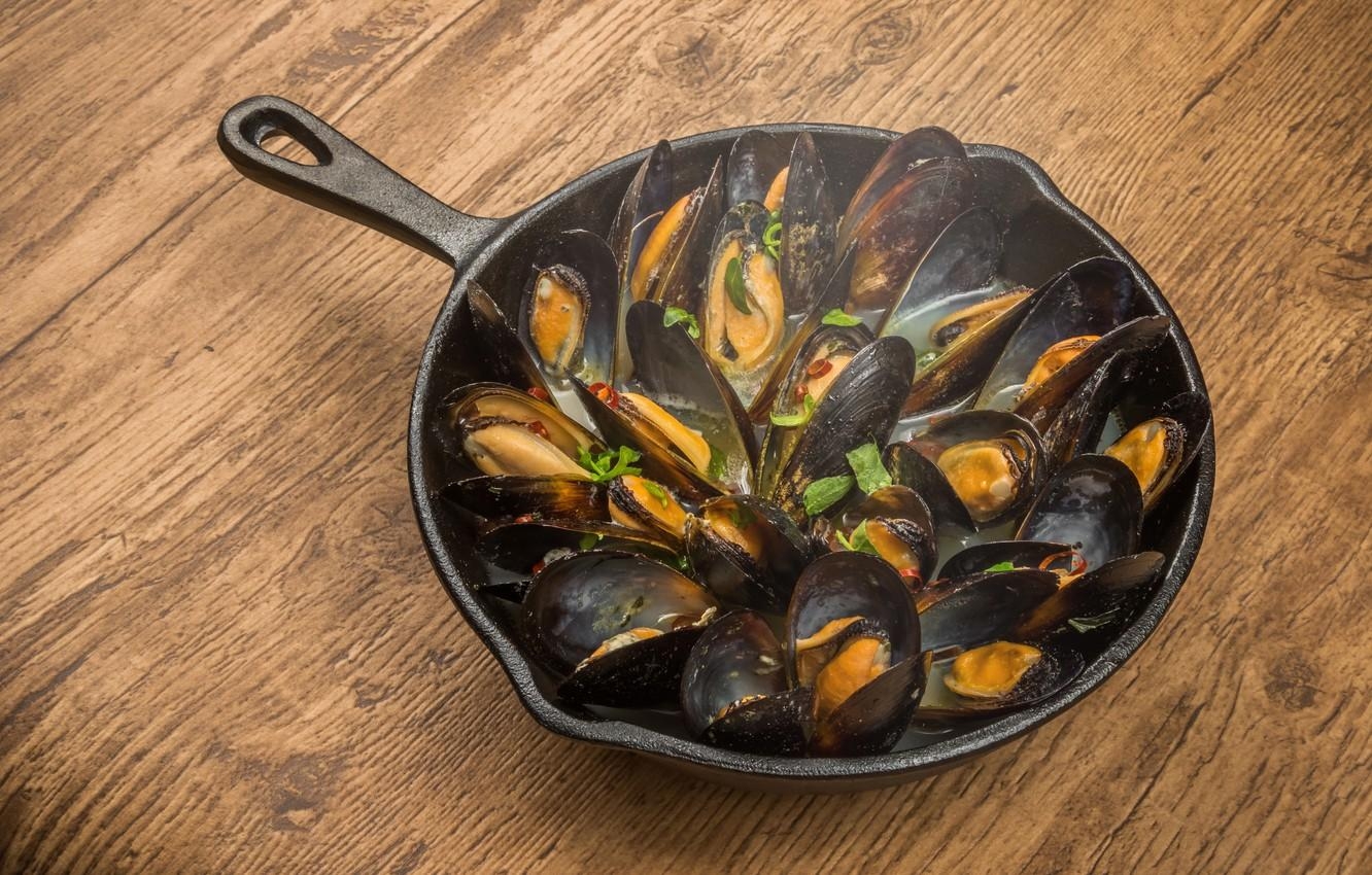 1340x850 Wallpaper table, seafood, pan, mussels image for desktop, Desktop