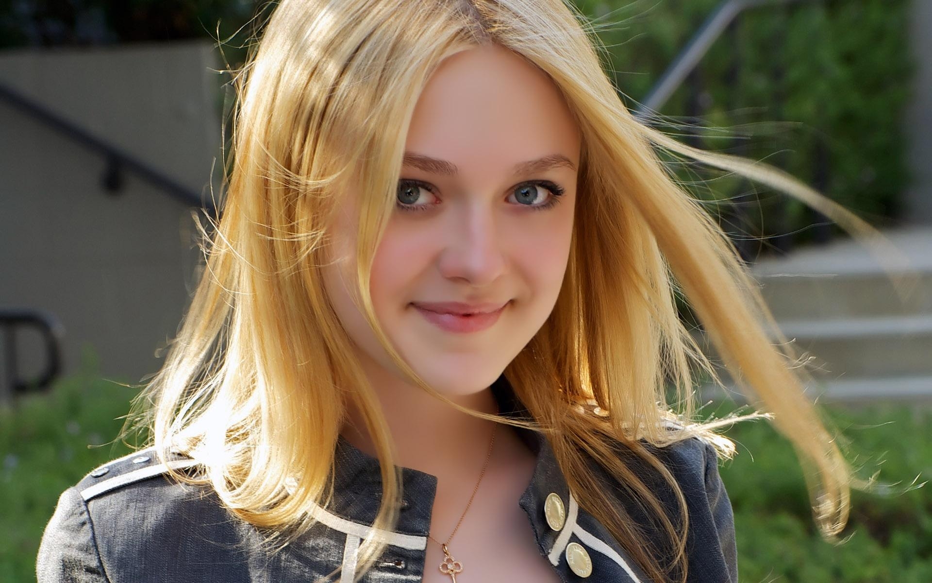 1920x1200 Dakota Fanning free HD wallpaper download, Desktop